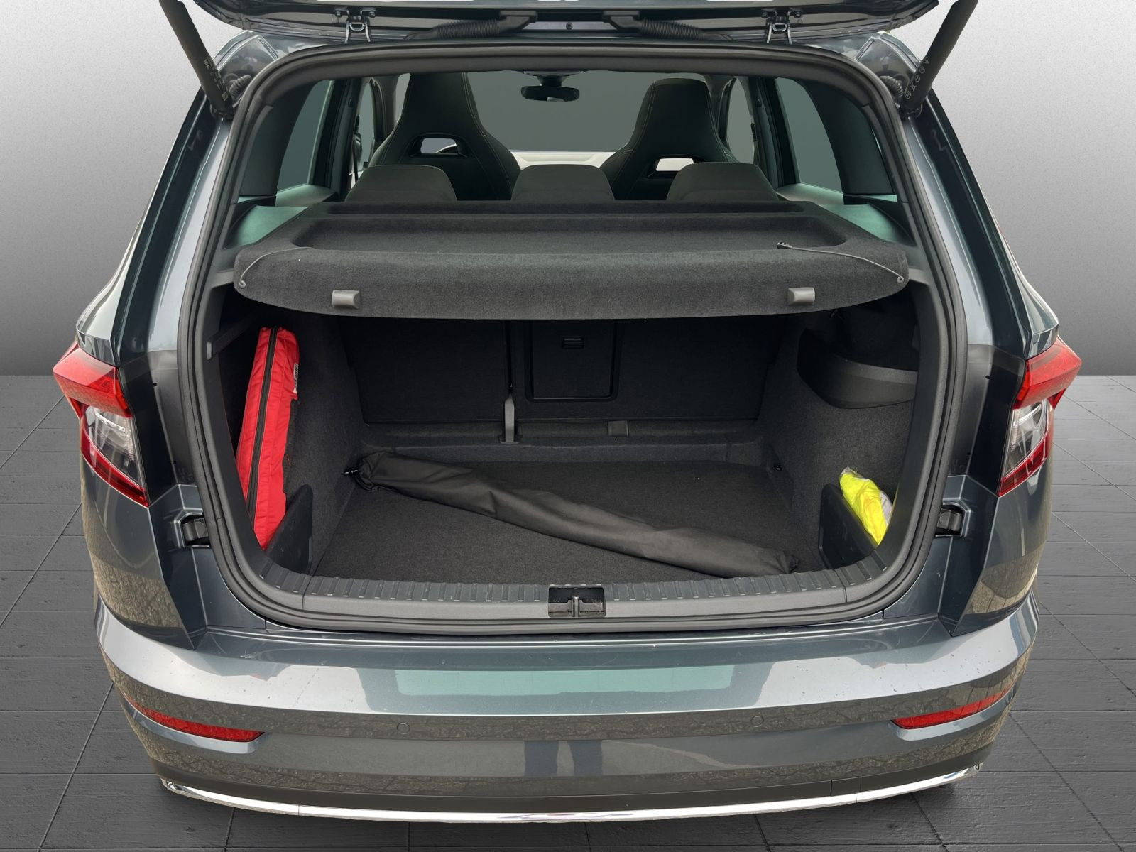 Skoda Karoq Sportline 1.5TSI DSG Navi LED Panorama ACC AHK