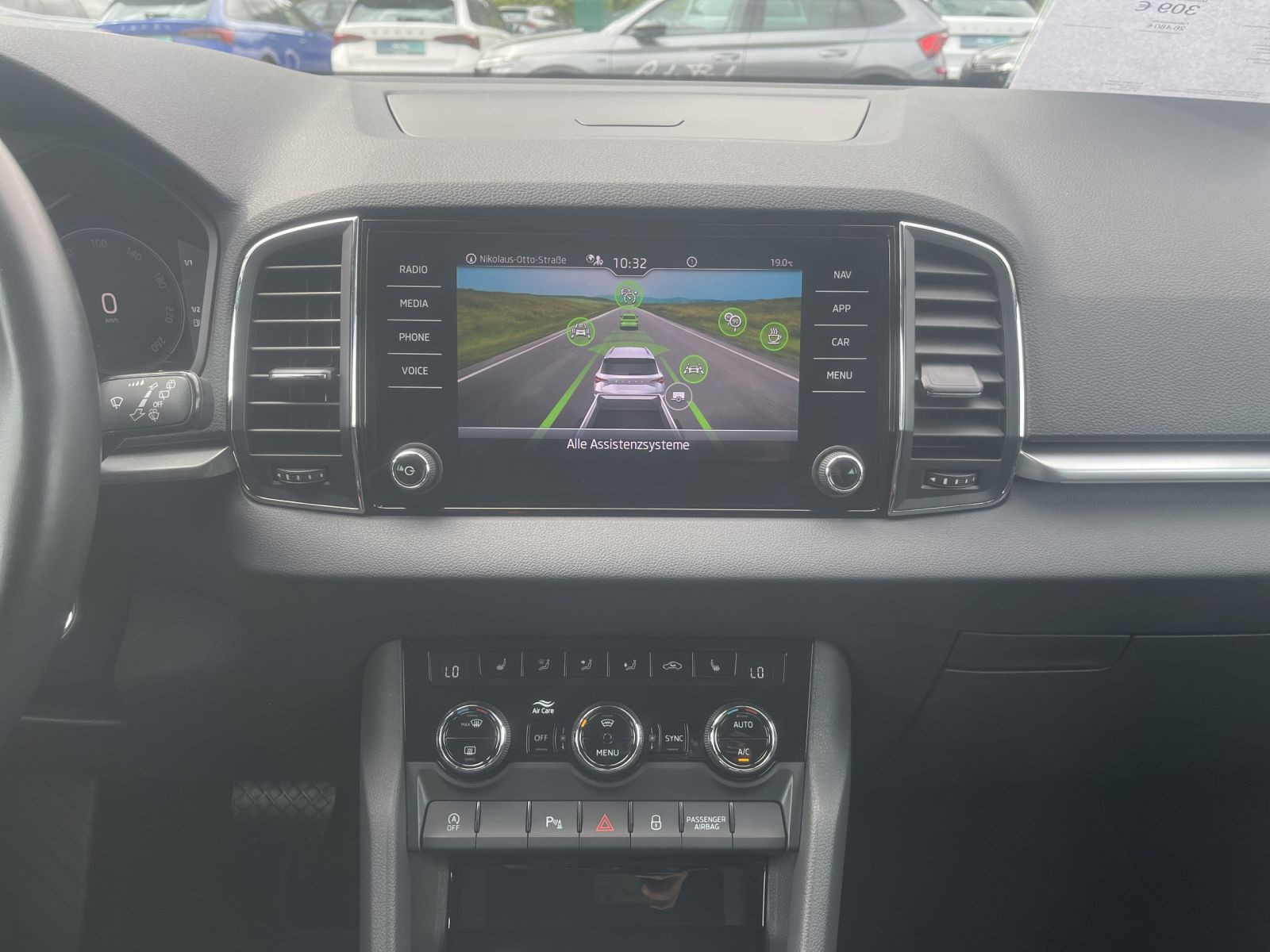 Skoda Karoq Ambition 1.5TSI DSG Navi LED ACC EPH AHK
