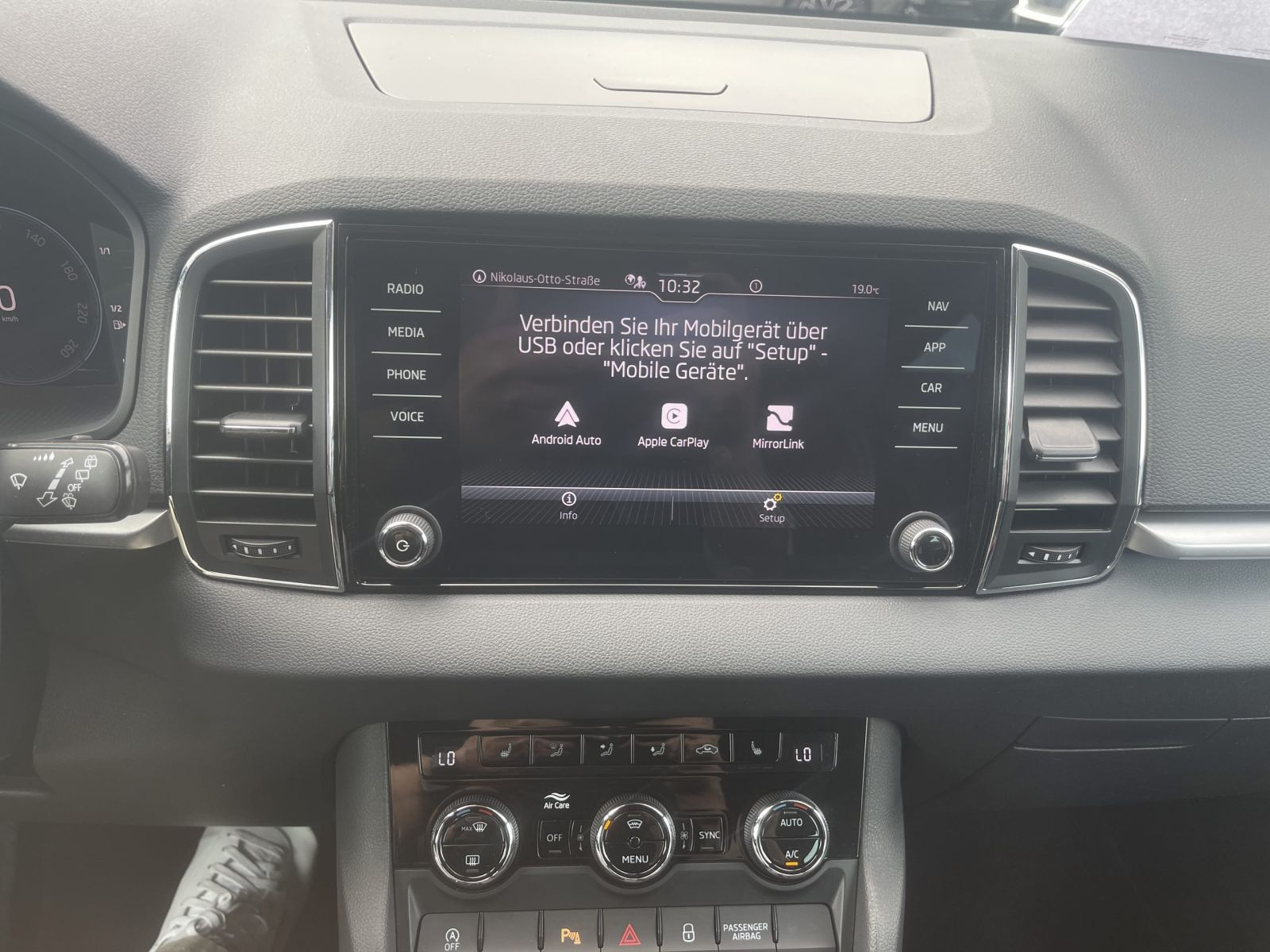 Skoda Karoq Ambition 1.5TSI DSG Navi LED ACC EPH AHK