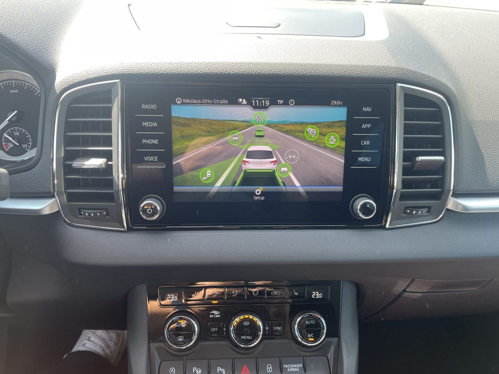 Skoda Karoq Clever 1.5 TSI DSG Navi LED ACC EPH DAB AHK