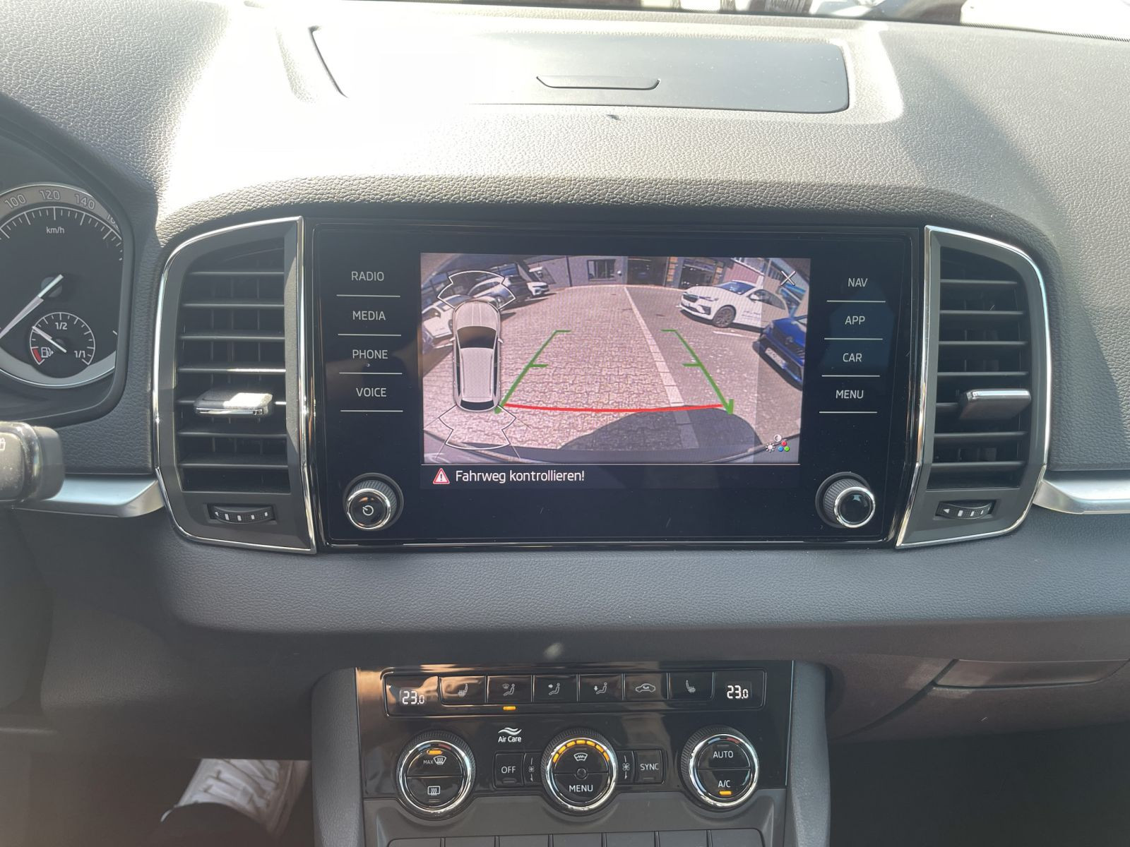 Skoda Karoq Clever 1.5 TSI DSG Navi LED ACC EPH DAB AHK