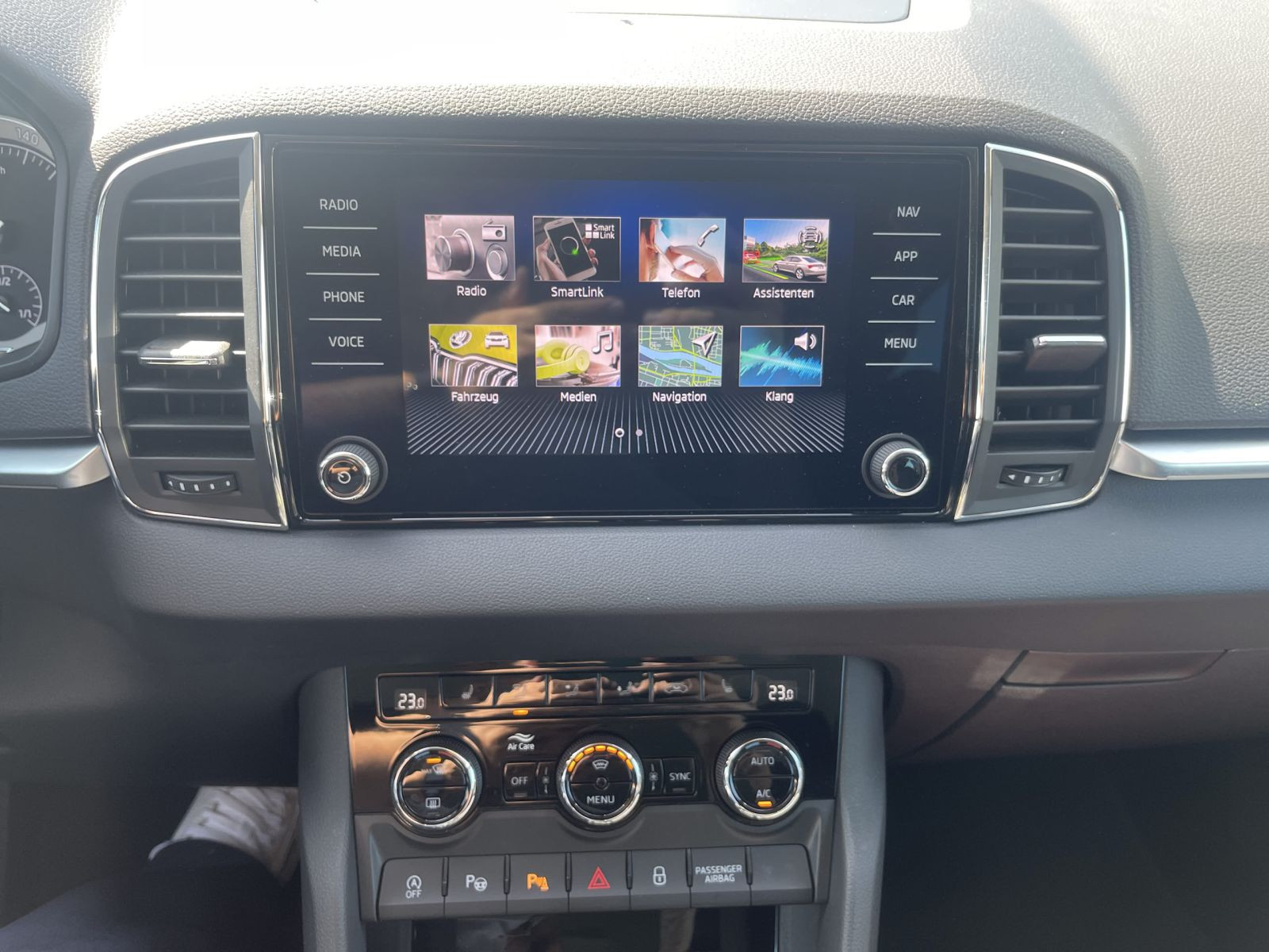 Skoda Karoq Clever 1.5 TSI DSG Navi LED ACC EPH DAB AHK