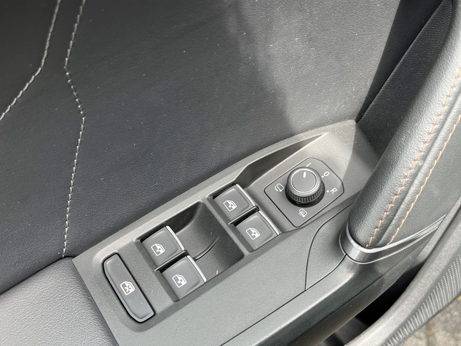 Cupra Formentor VZ 1.4 TSI eHybrid LED ACC Panorama
