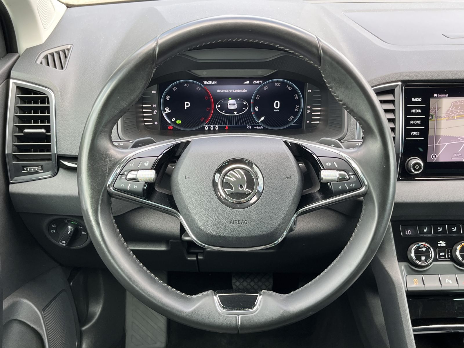 Skoda Karoq Style 2.0TDI 4x4 DSG Navi LED GRA EPH AHK