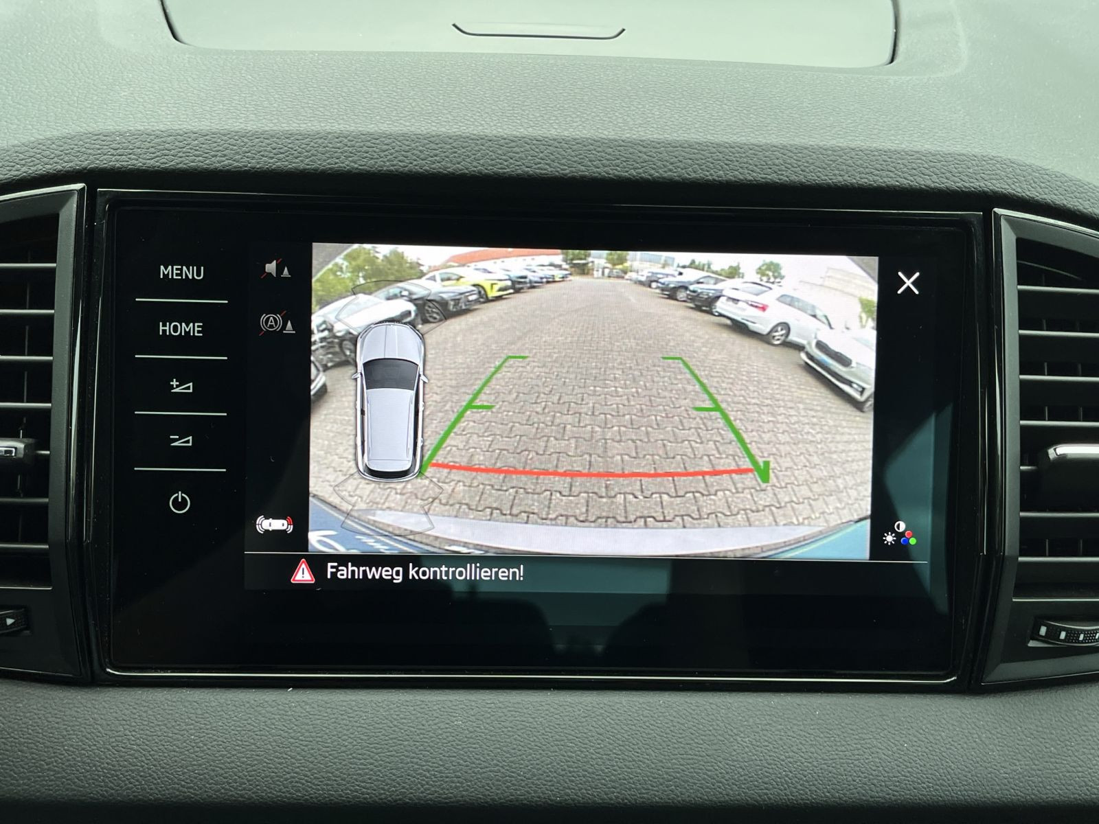 Skoda Karoq Sportline 2.0TSI 4x4 DSG Navi LED ACC EPH AHK