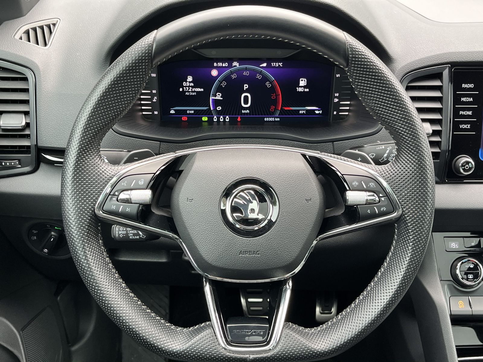 Skoda Karoq Sportline 2.0TSI 4x4 DSG Navi LED Panorama ACC AHK