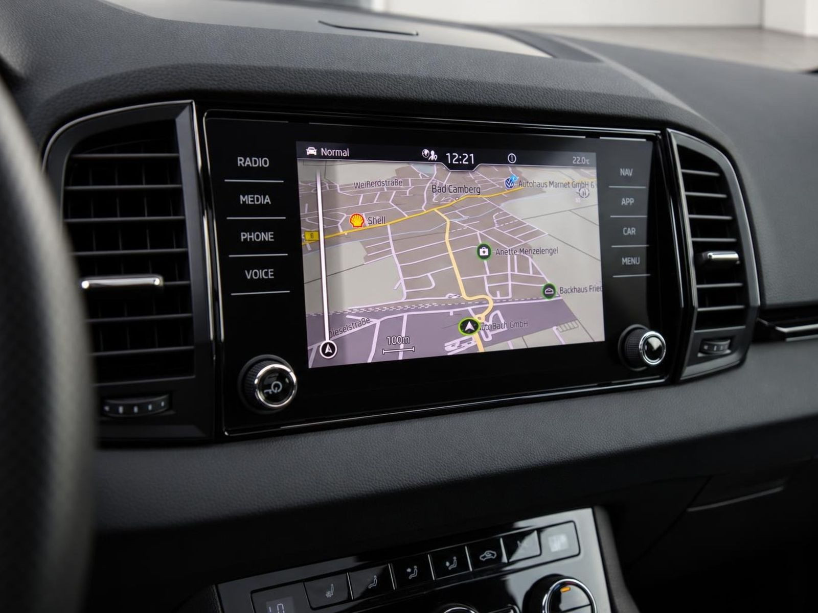 Skoda Karoq Sportline 2.0TSI 4x4 DSG Navi LED Panorama ACC AHK