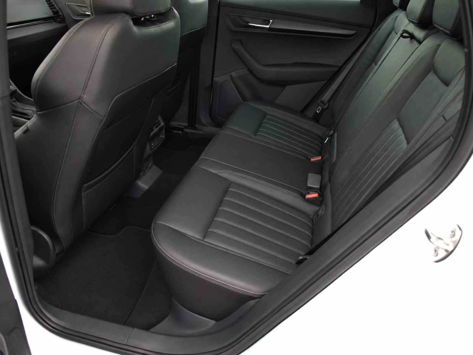 Skoda Karoq Sportline 2.0TSI 4x4 DSG Navi LED Panorama ACC AHK