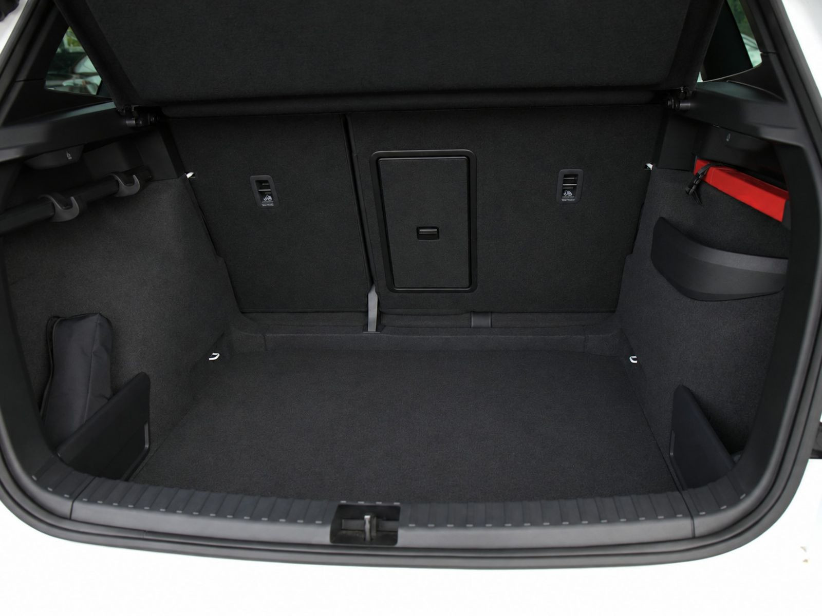 Skoda Karoq Sportline 2.0TSI 4x4 DSG Navi LED Panorama ACC AHK