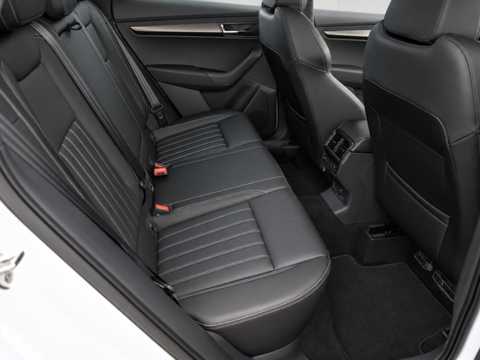 Skoda Karoq Sportline 2.0TSI 4x4 DSG Navi LED Panorama ACC AHK