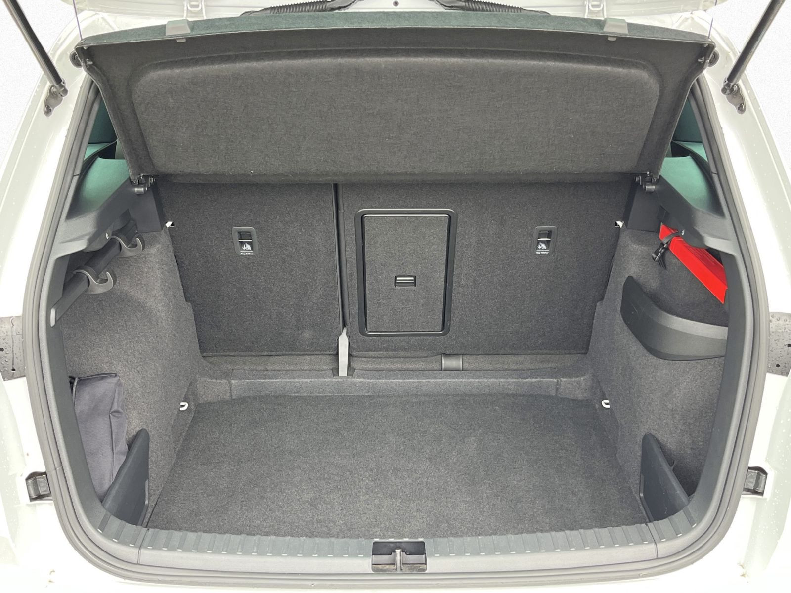 Skoda Karoq Sportline 2.0TSI 4x4 DSG Navi LED Panorama ACC AHK