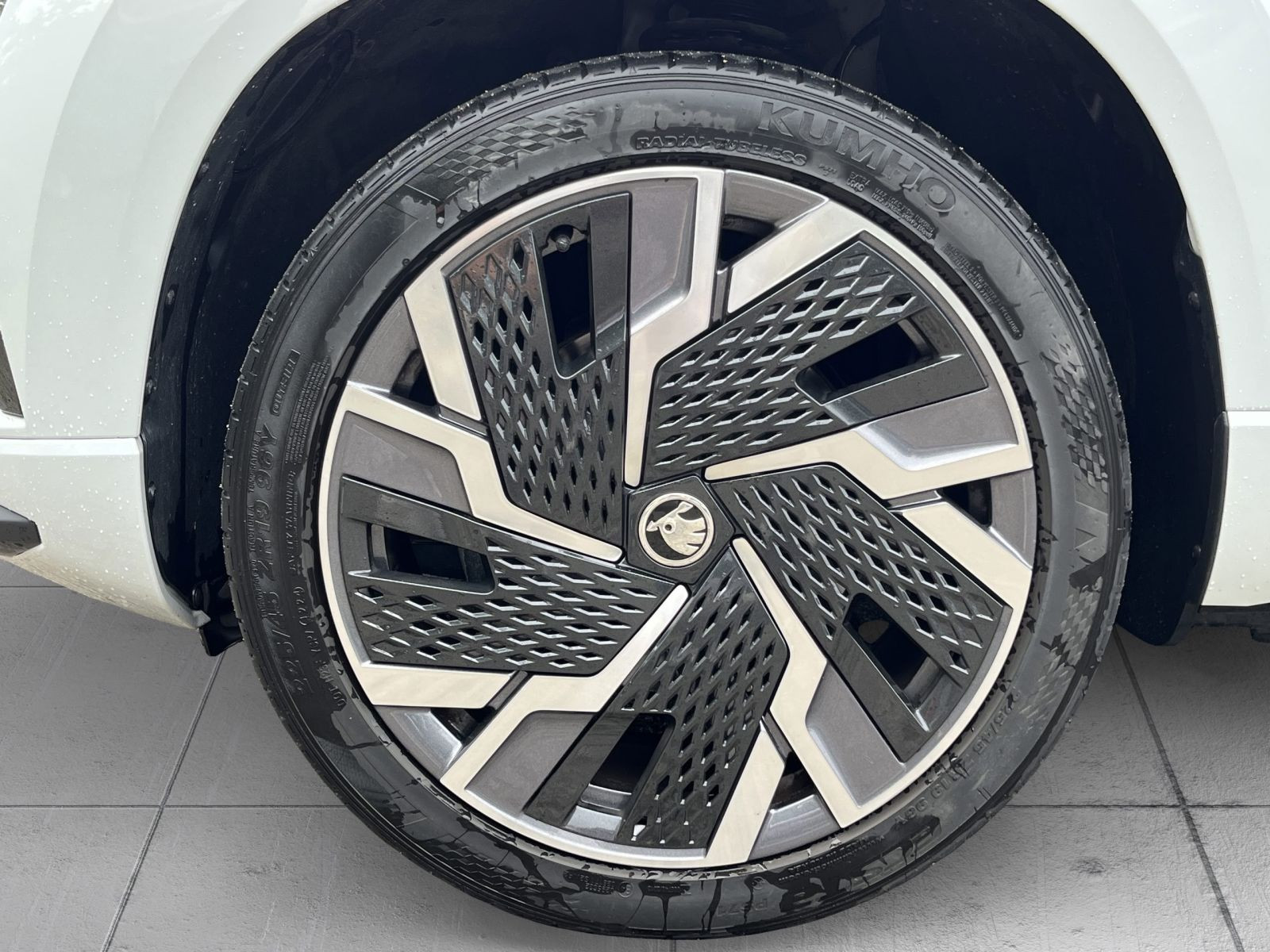 Skoda Karoq Sportline 2.0TSI 4x4 DSG Navi LED Panorama ACC AHK