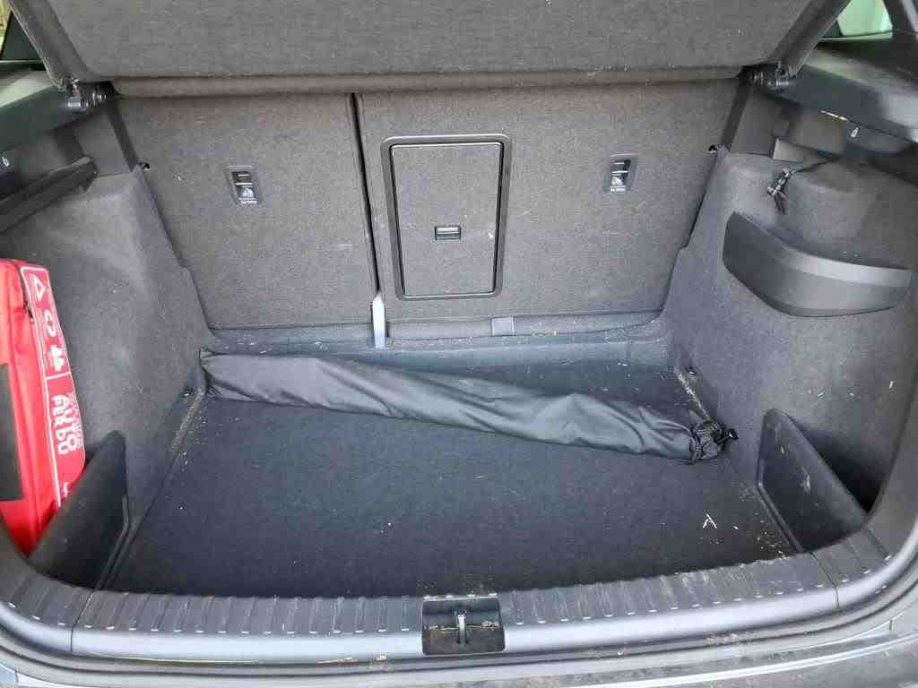 Skoda Karoq Sportline 1.5TSI DSG Navi LED Panorama ACC AHK
