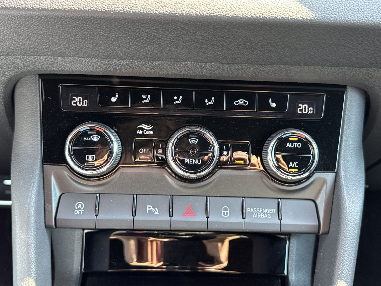 Skoda Karoq Sportline 1.5TSI DSG Navi LED ACC EPH AHK