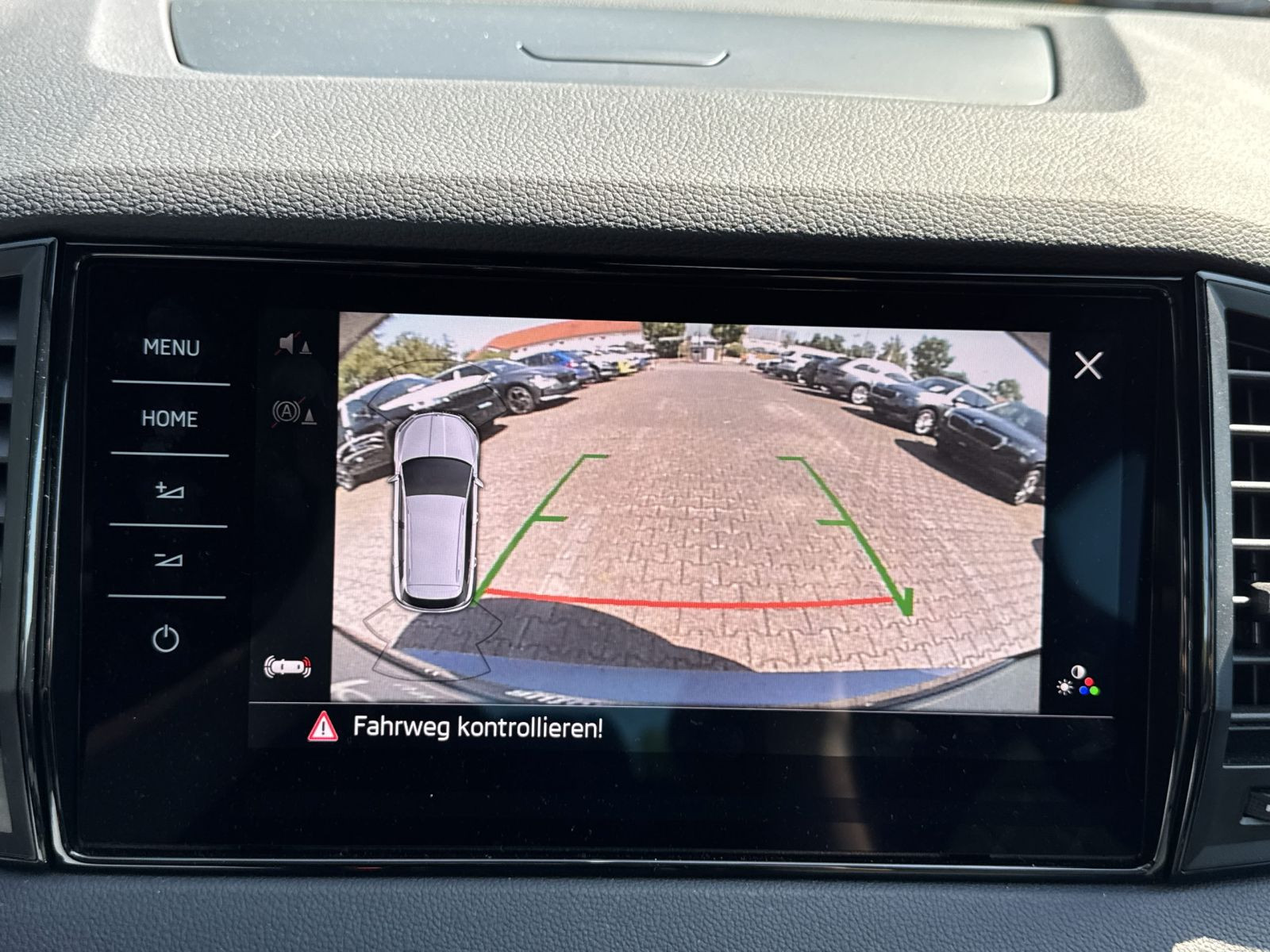 Skoda Karoq Sportline 1.5TSI DSG Navi LED ACC EPH AHK