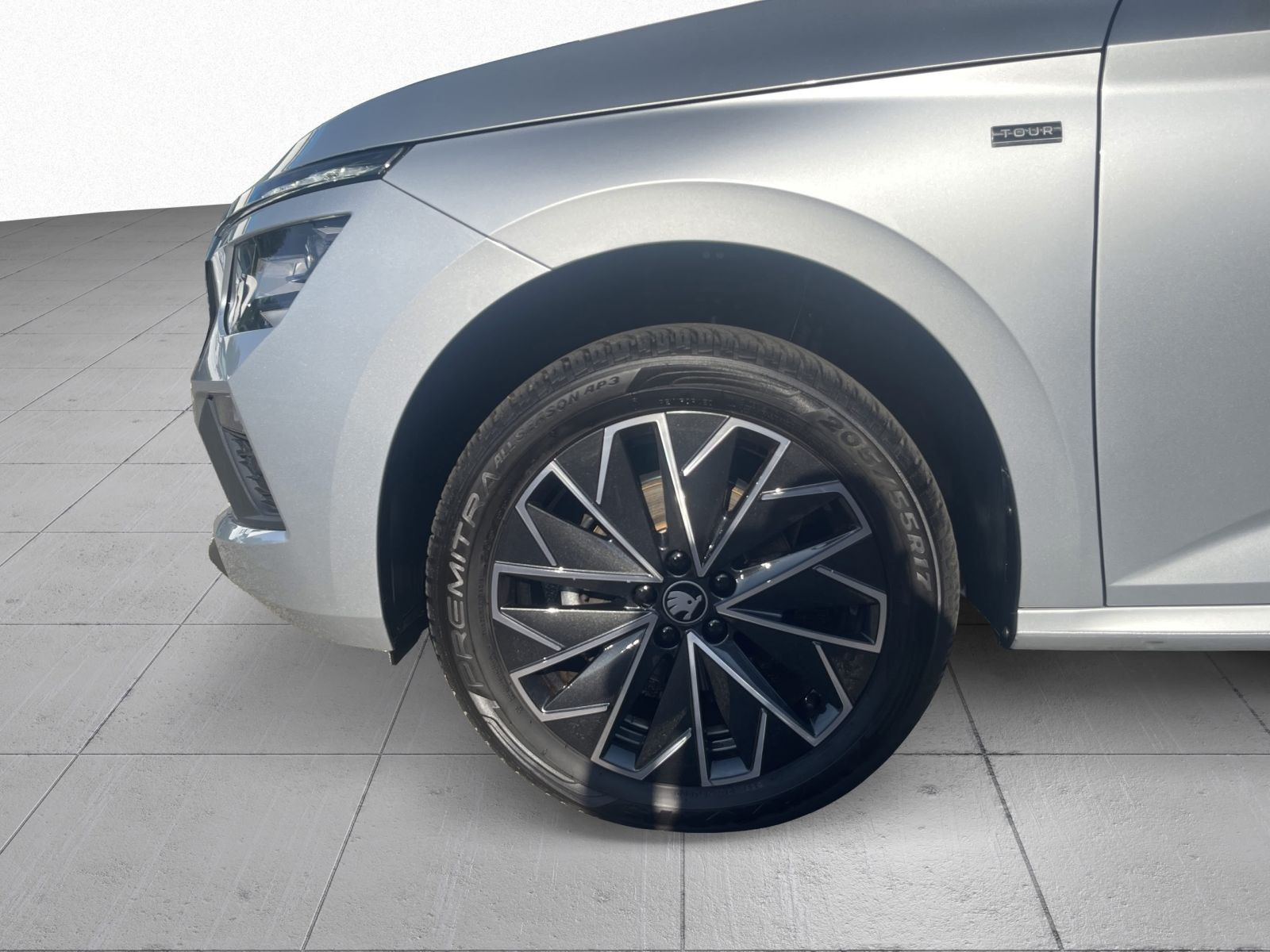 Skoda Kamiq Tour 1.5TSI DSG Navi LED ACC EPH DAB AHK