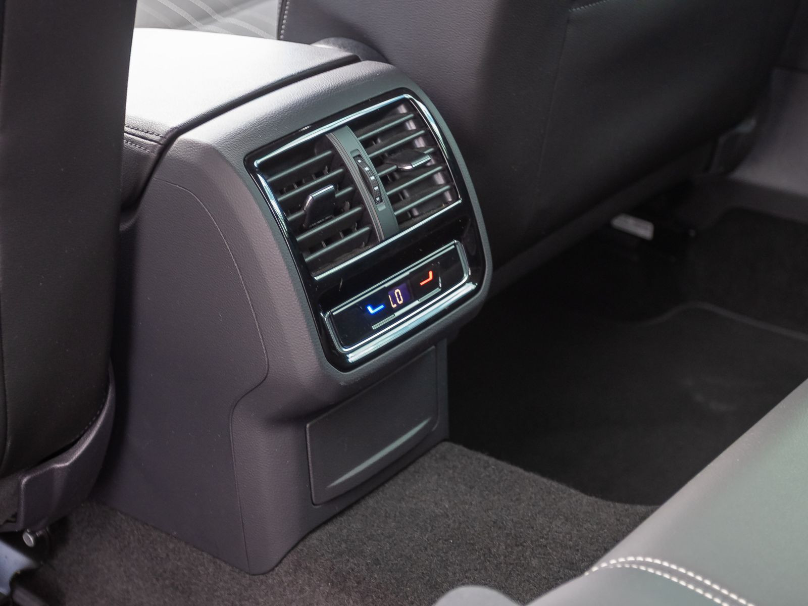 Volkswagen Passat Variant Alltrack 2.0 TDI 4M DSG LED AHK