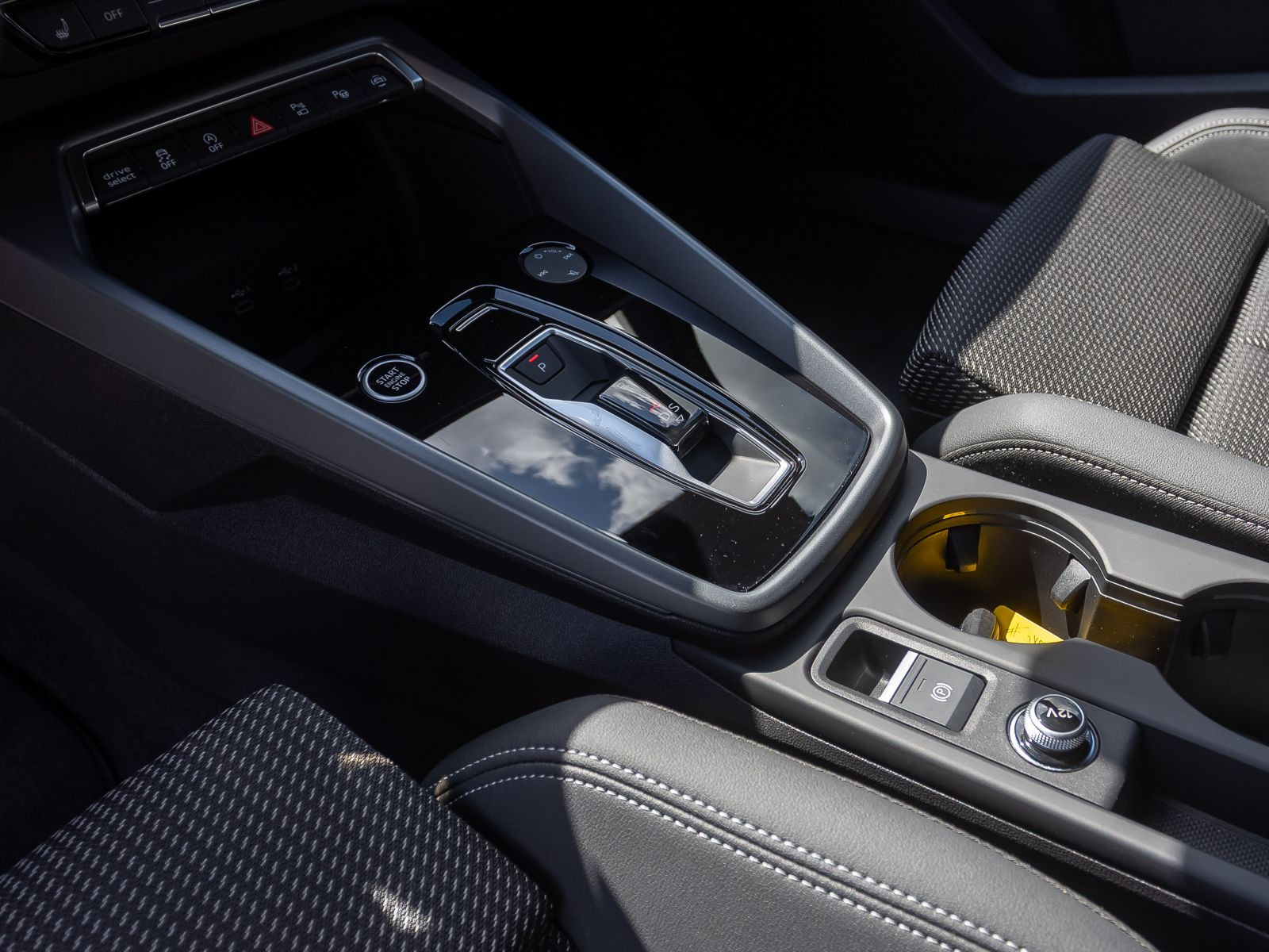 Audi A3 Sportback S line TFSI Stronic LED HUD SONOS