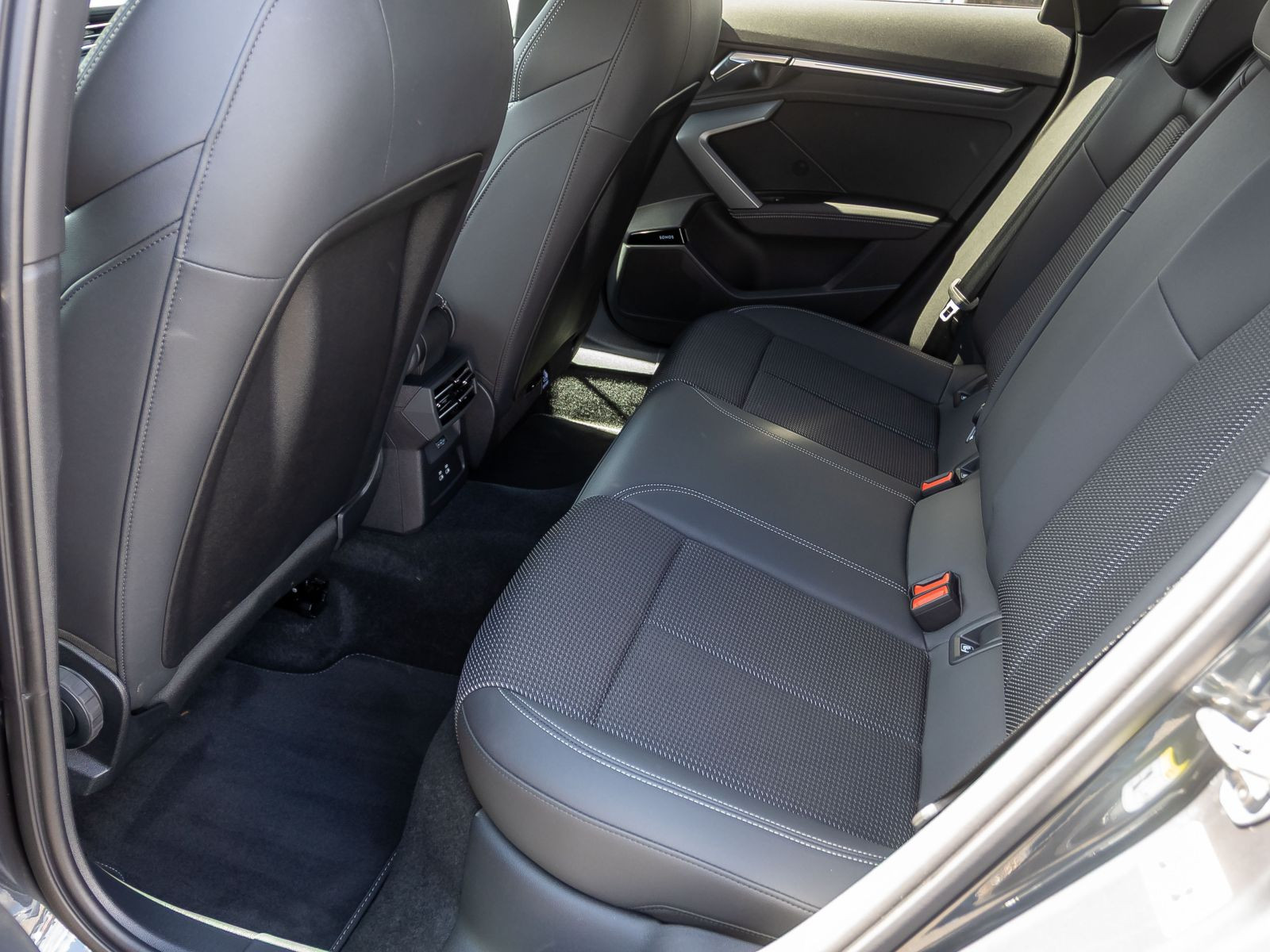 Audi A3 Sportback S line TFSI Stronic LED HUD SONOS