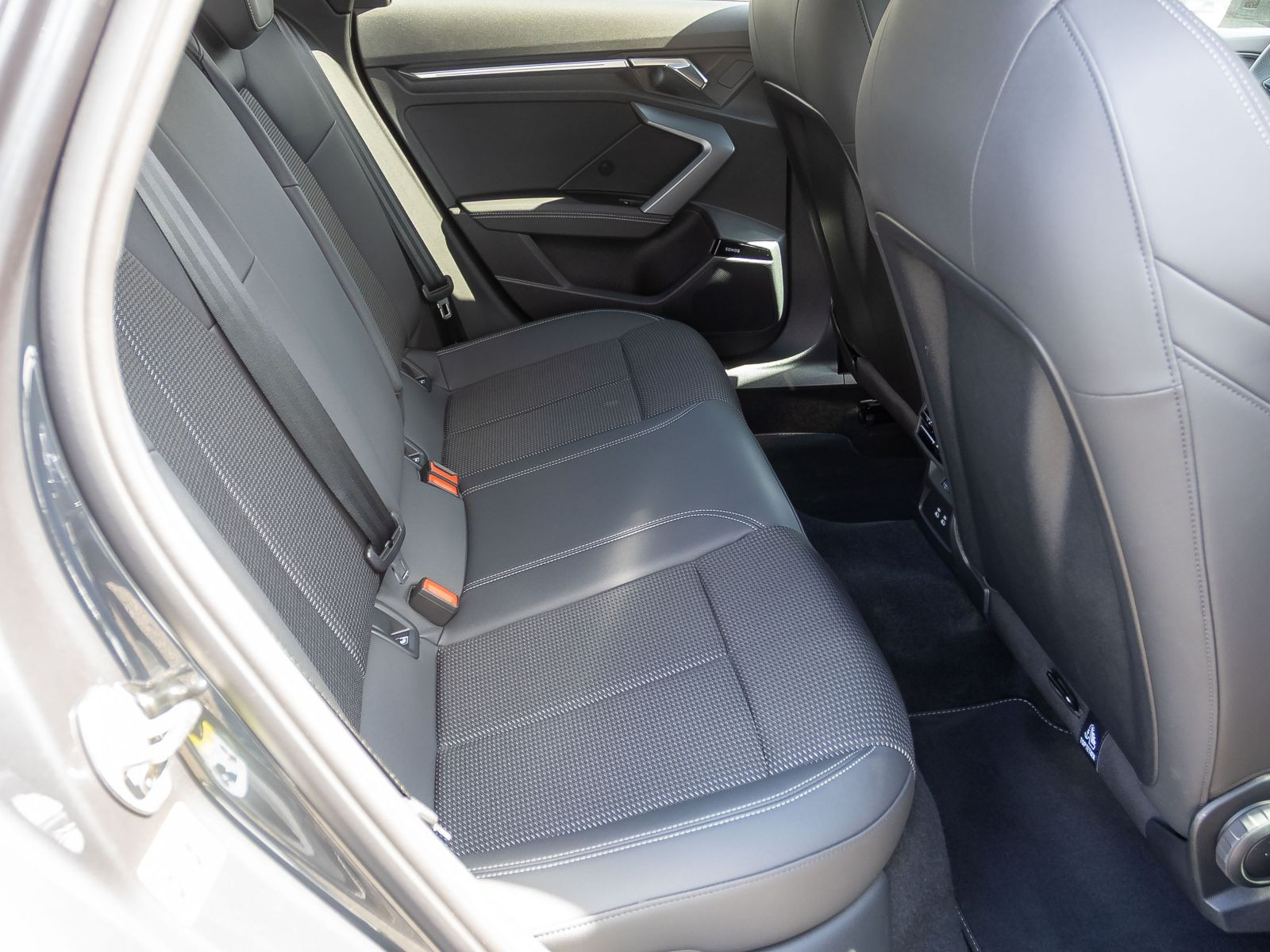 Audi A3 Sportback S line TFSI Stronic LED HUD SONOS