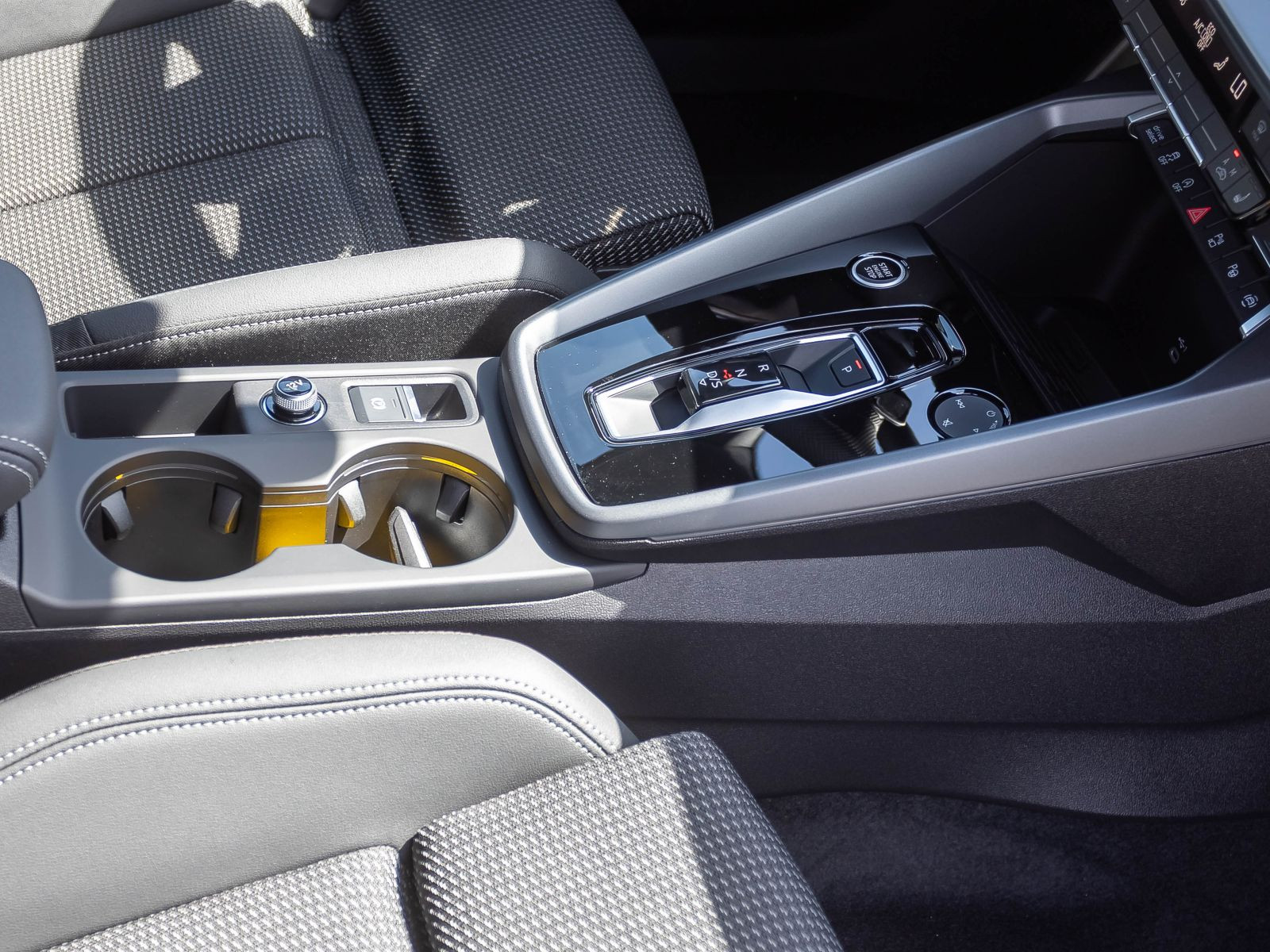Audi A3 Sportback S line TFSI Stronic LED HUD SONOS