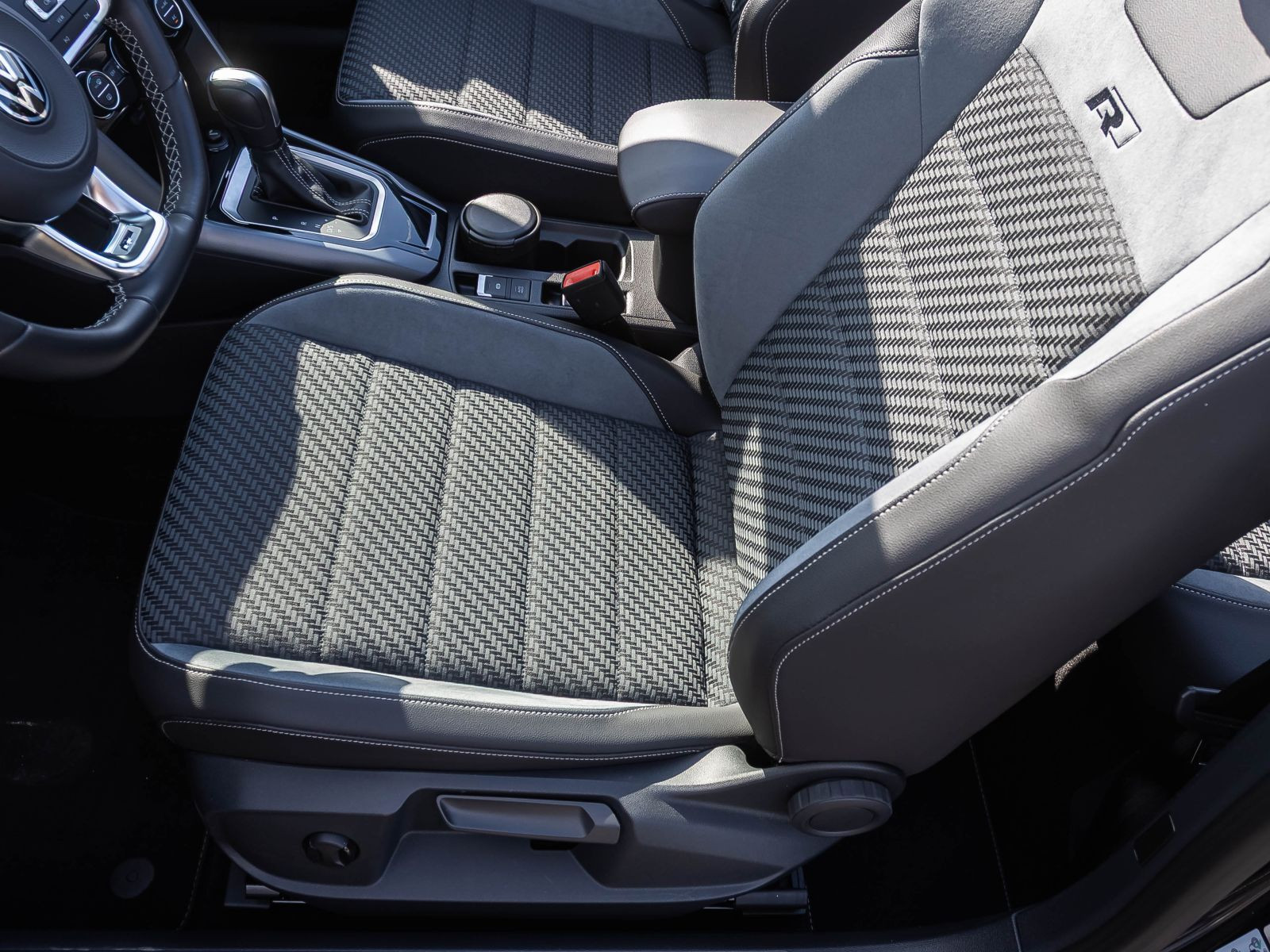 Volkswagen T-Roc Cabriolet 1.5 TSI DSG R-Line Navi LED ACC