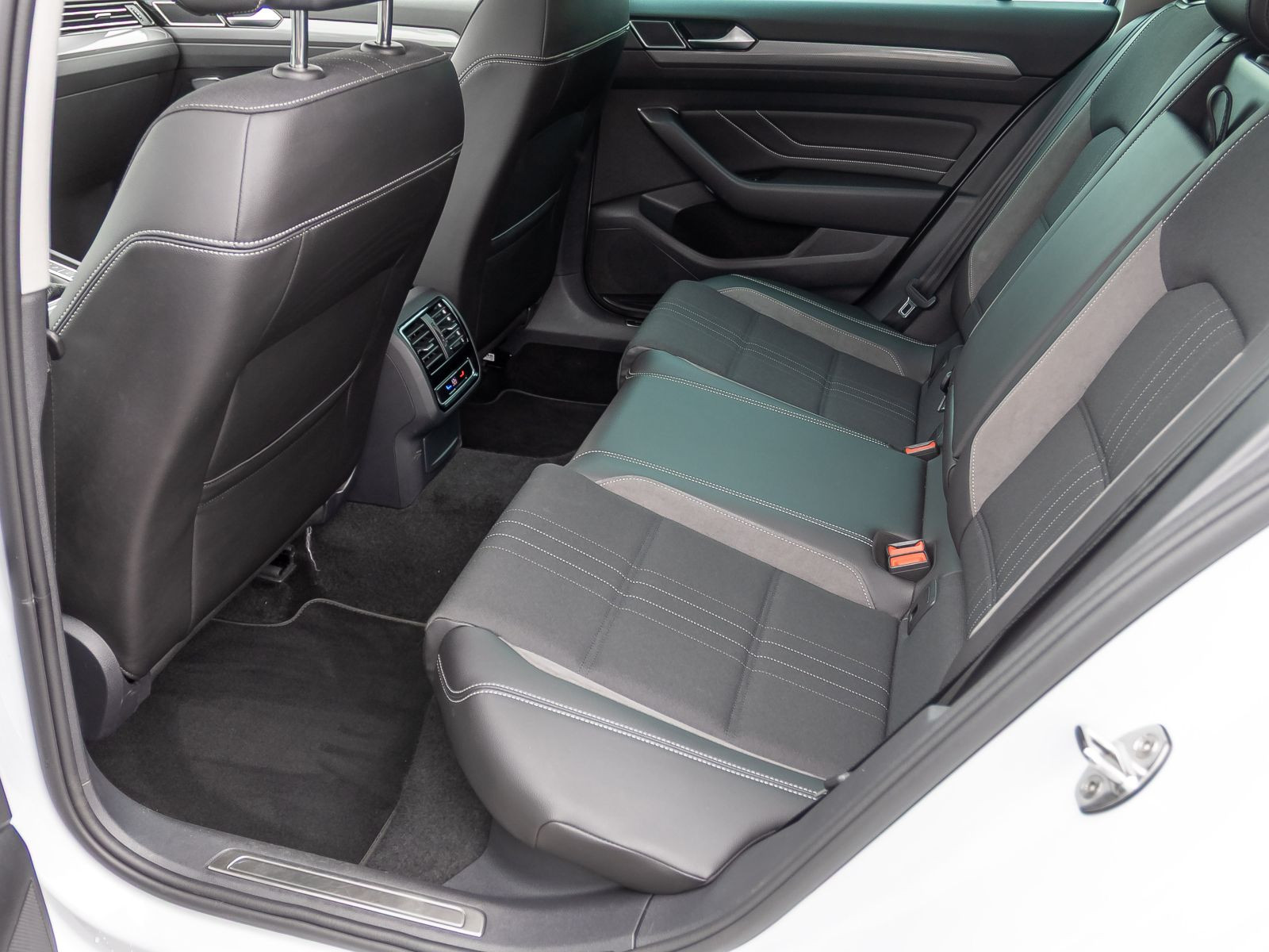 Volkswagen Passat Variant Alltrack 2.0 TDI DSG, AHK, LED-Matrix, Navi, Standheizung, App-Connect