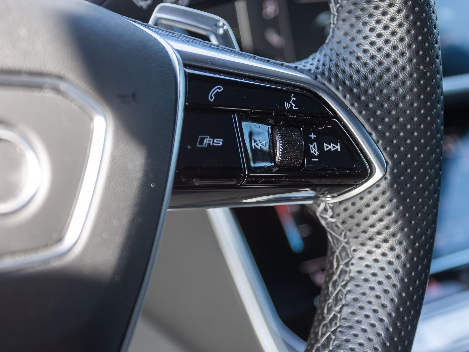 Audi RS 6 Avant Keramikbremse B&O Panorama HD Matrix
