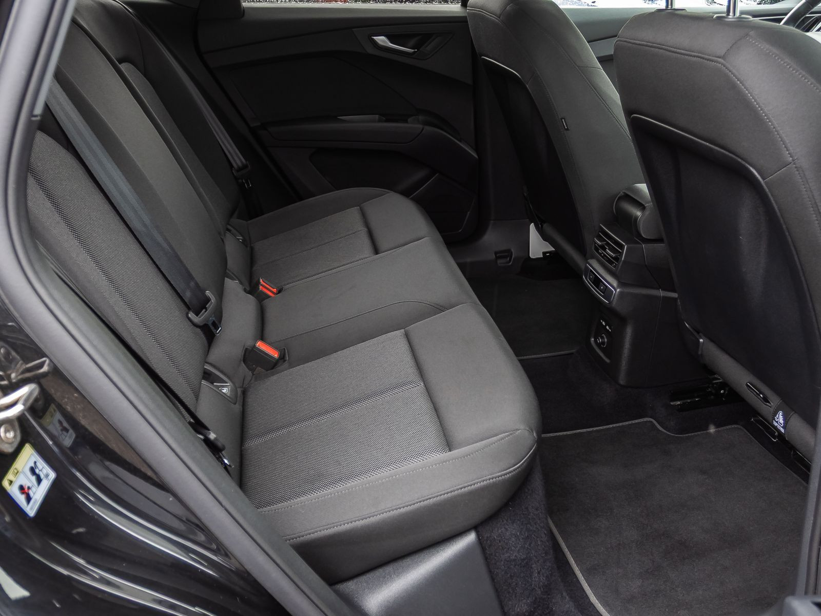 Audi Q4 Sportback e-tron S line 35 LED Standklima ACC