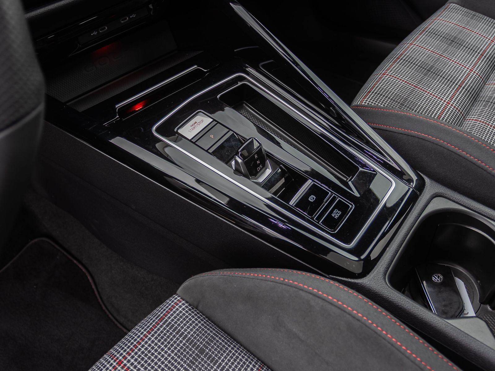 Volkswagen Golf VIII GTI 2.0 TSI DSG Navi LED-Matrix ACC