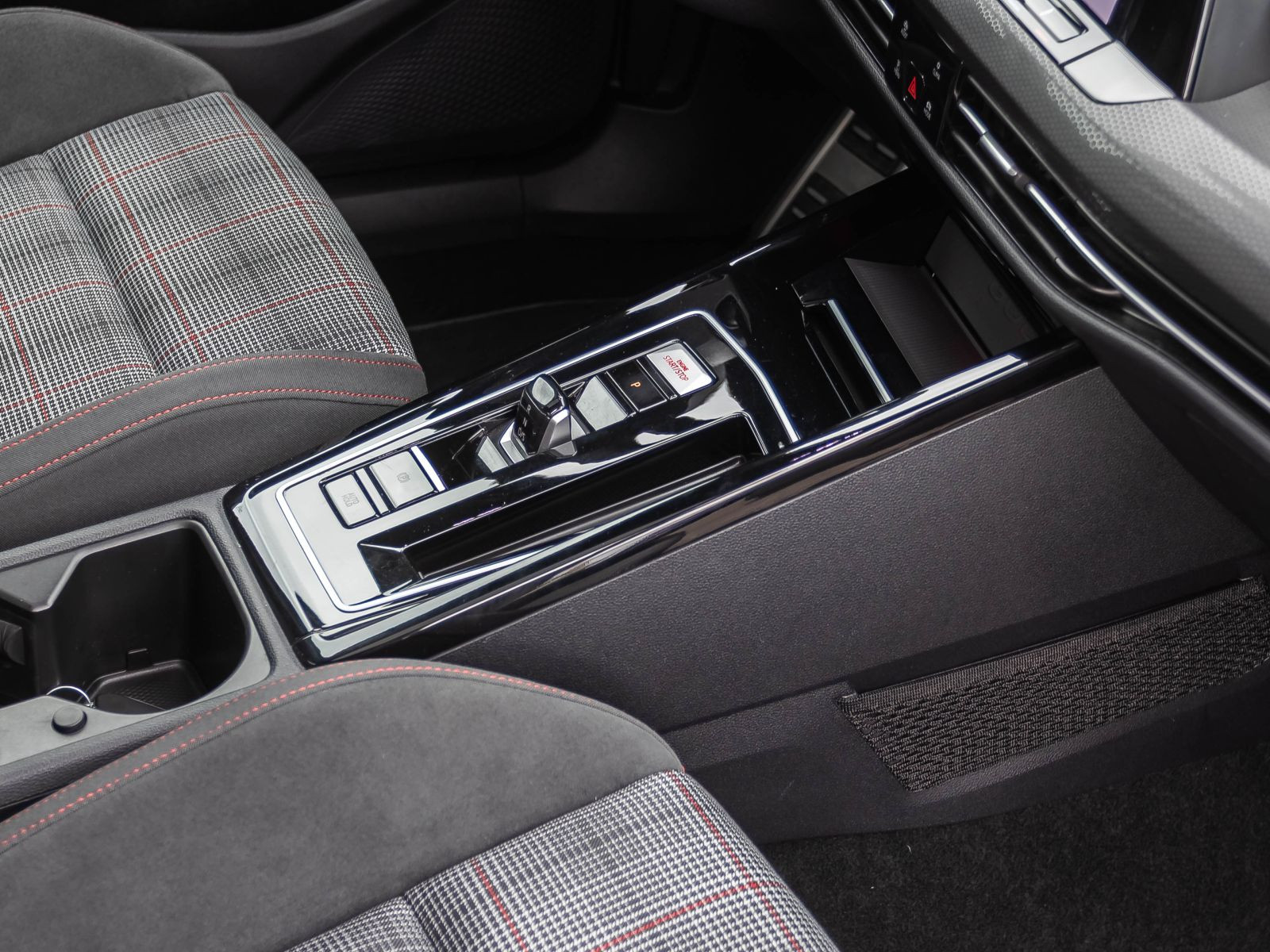 Volkswagen Golf VIII GTI 2.0 TSI DSG Navi LED-Matrix ACC