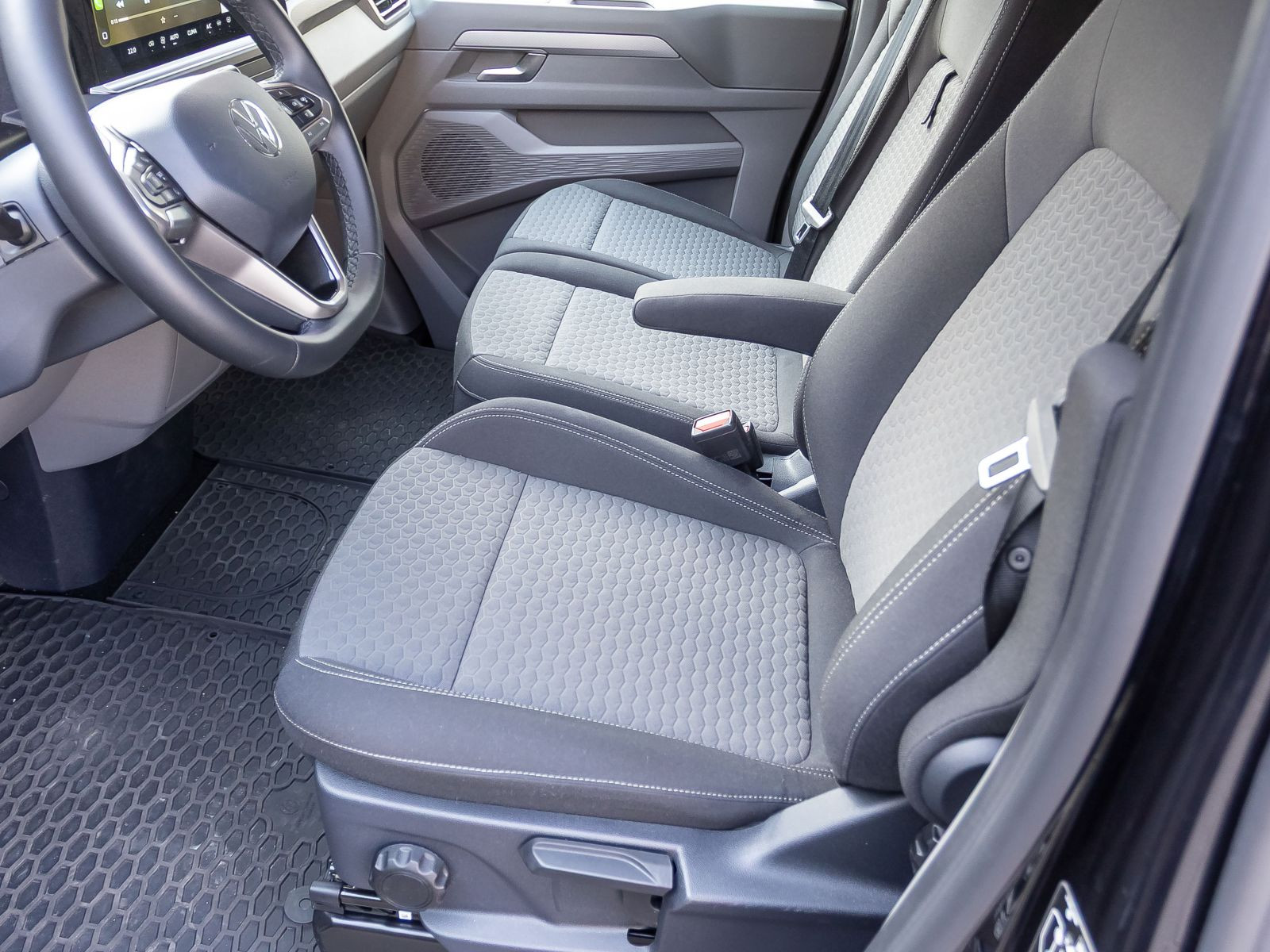 Volkswagen Caravelle LR Life 2.0TDI 4M Automatik Navi LED Standhzg ACC AHK