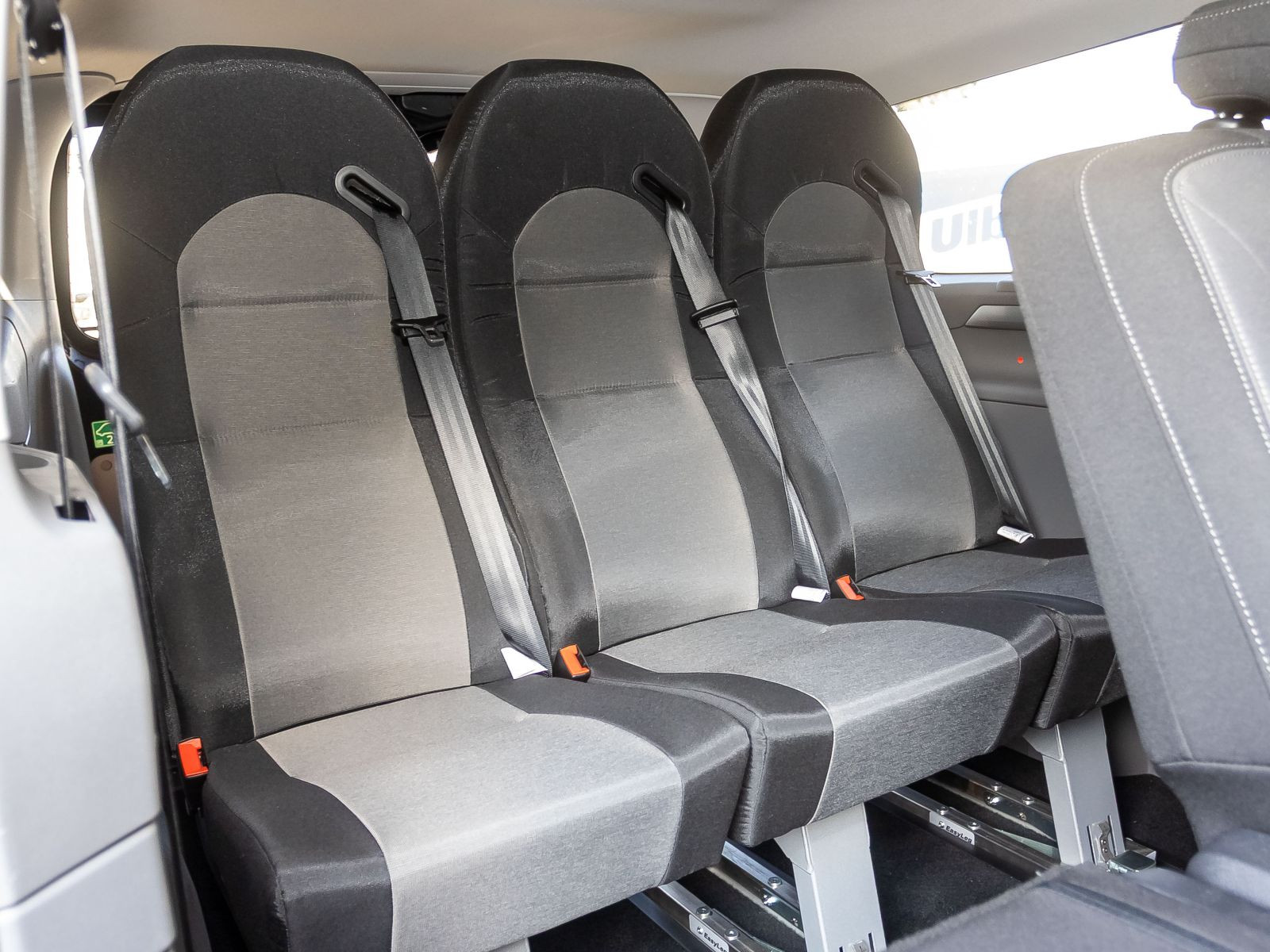 Volkswagen Caravelle LR Life 2.0TDI 4M Automatik Navi LED Standhzg ACC AHK