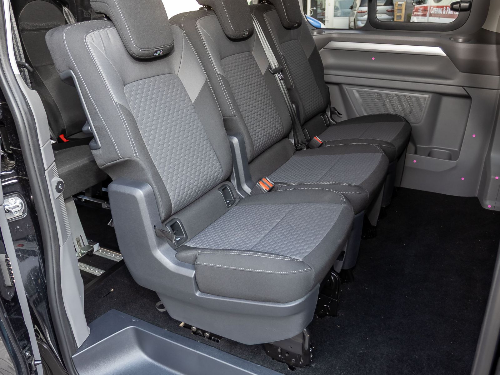 Volkswagen Caravelle LR Life 2.0TDI 4M Automatik Navi LED Standhzg ACC AHK
