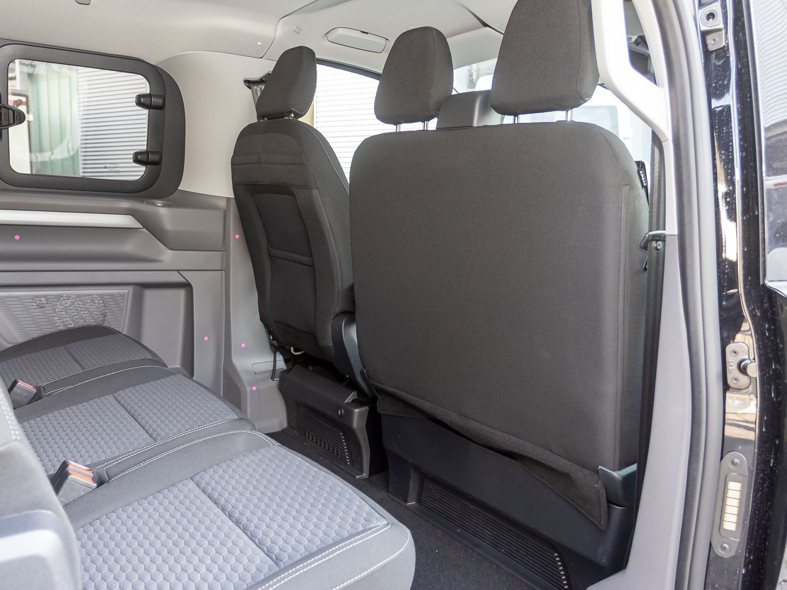 Volkswagen Caravelle LR Life 2.0TDI 4M Automatik Navi LED Standhzg ACC AHK