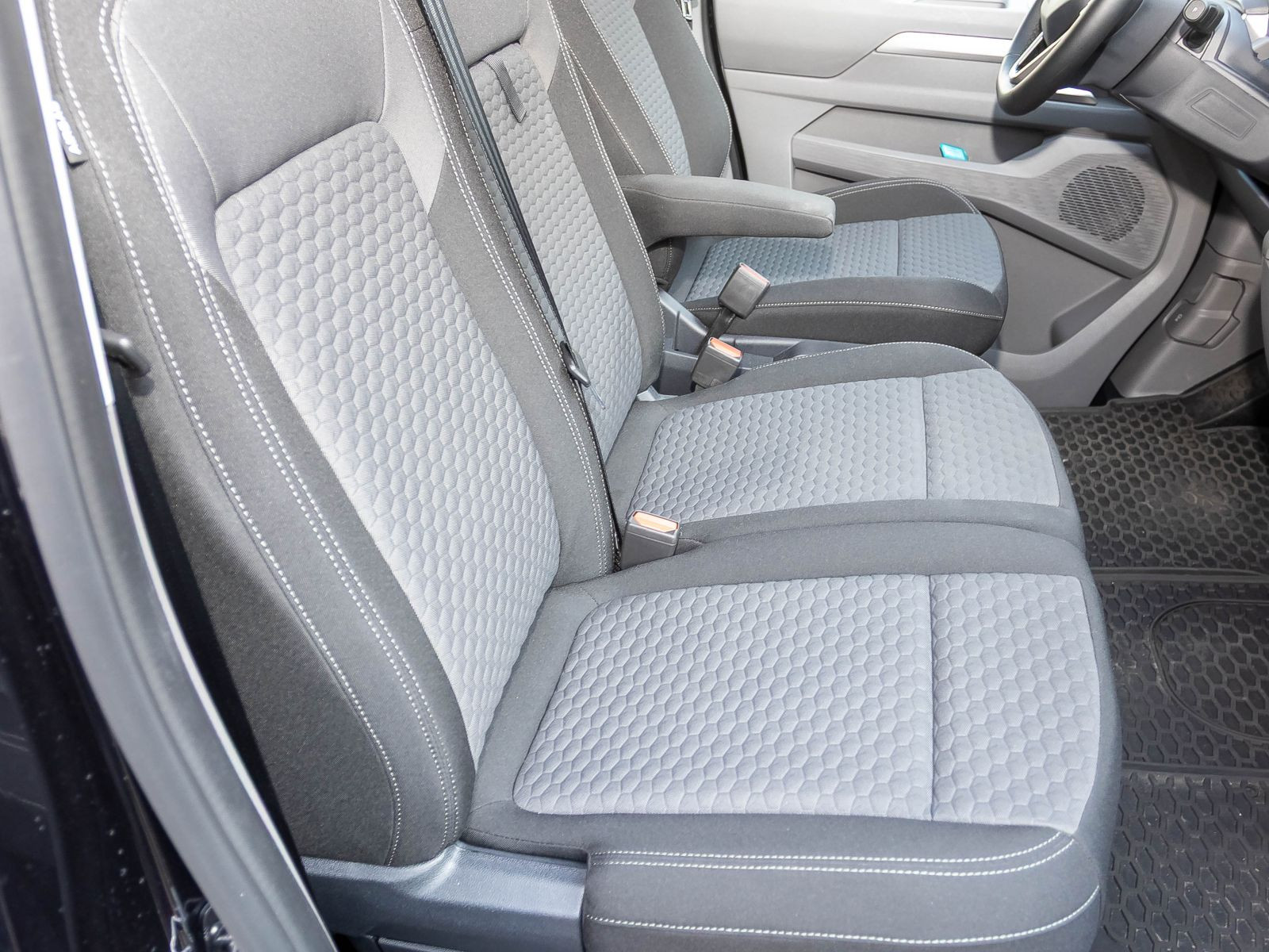 Volkswagen Caravelle LR Life 2.0TDI 4M Automatik Navi LED Standhzg ACC AHK