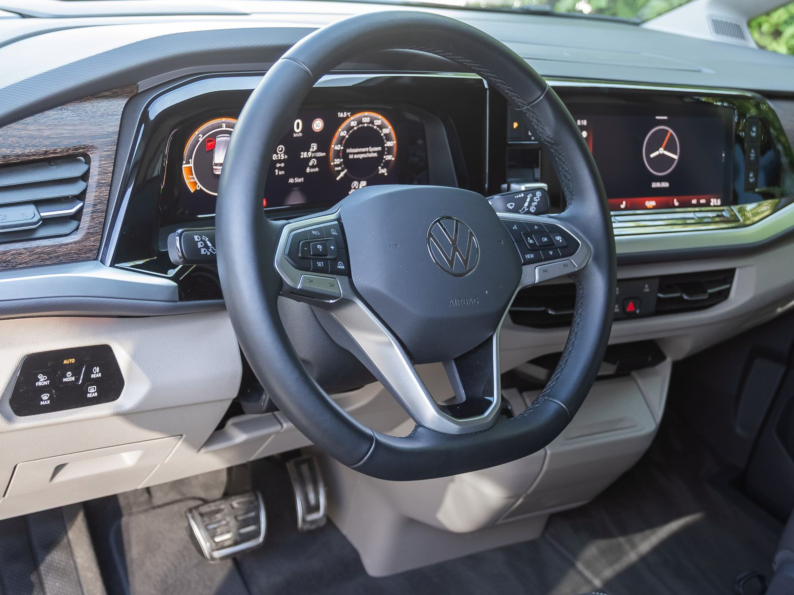 Volkswagen Multivan Style 2.0 TDI DSG Navi AHK Standheizung