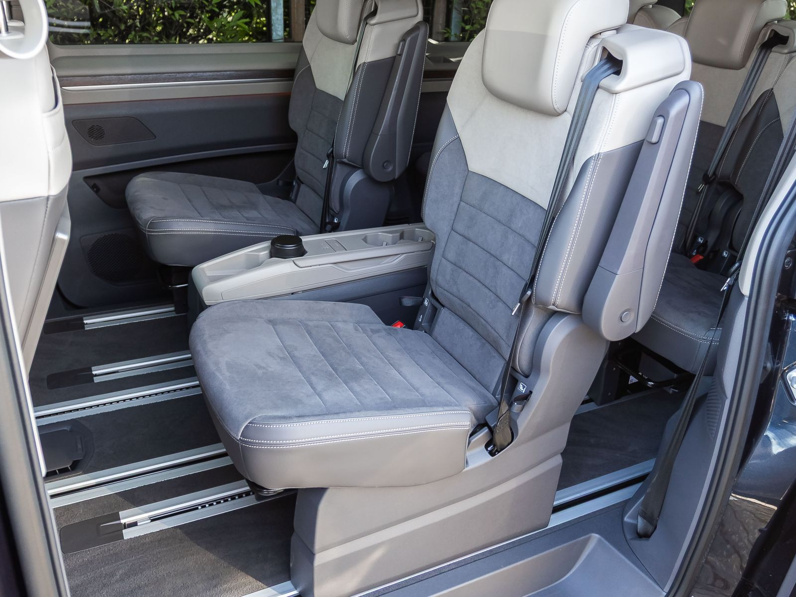 Volkswagen Multivan Style 2.0 TDI DSG Navi AHK Standheizung