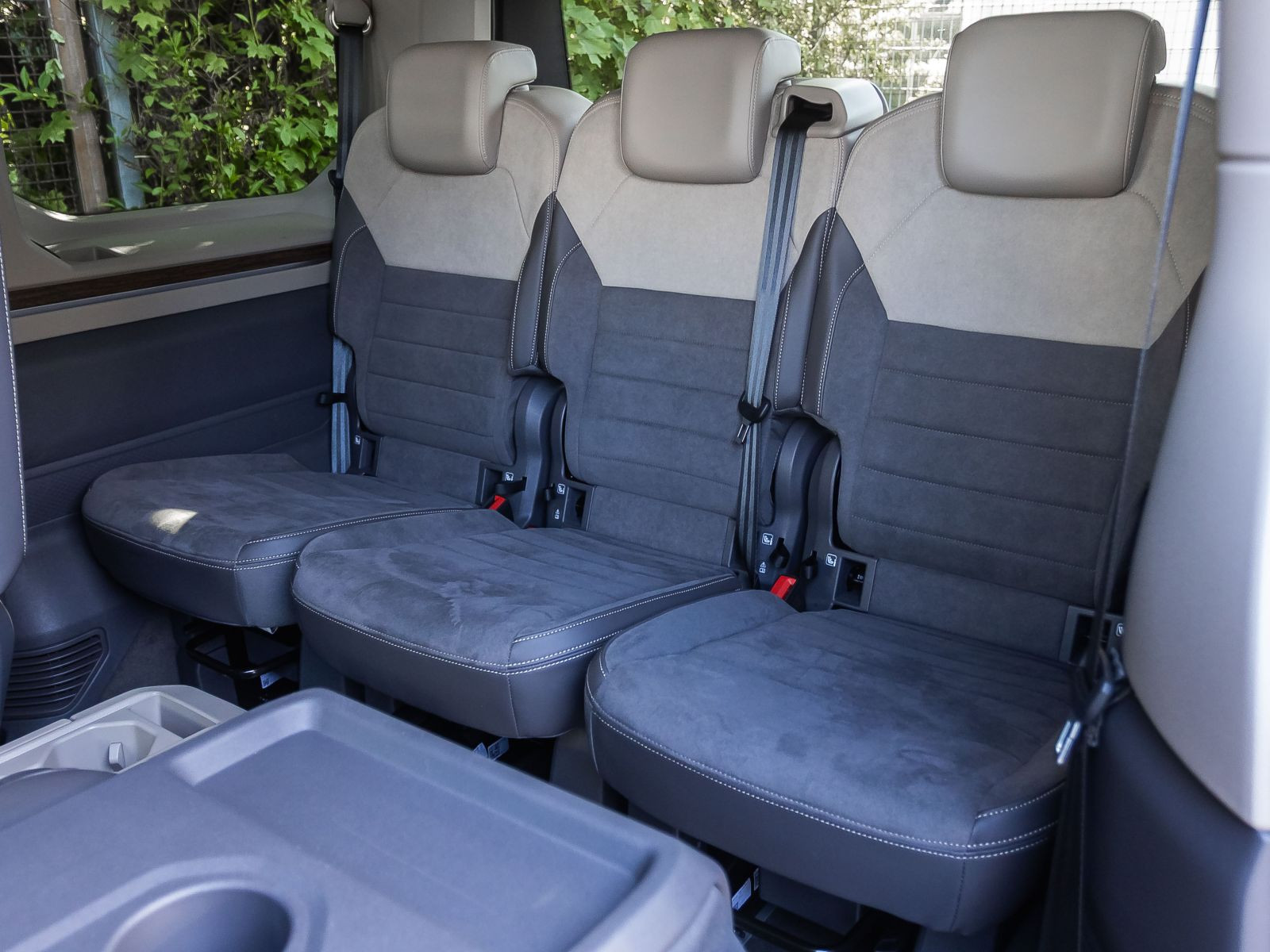 Volkswagen Multivan Style 2.0 TDI DSG Navi AHK Standheizung