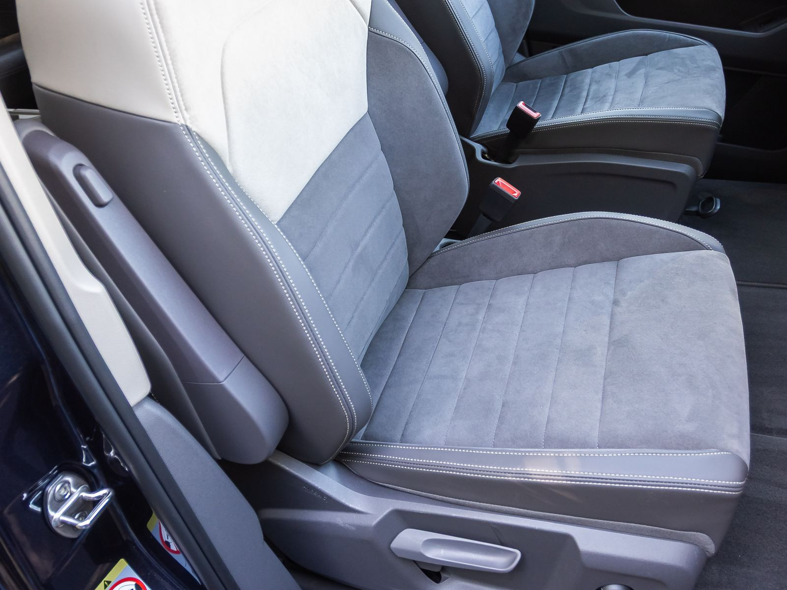 Volkswagen Multivan Style 2.0 TDI DSG Navi AHK Standheizung