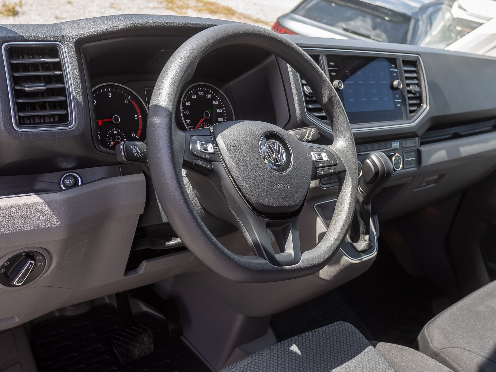 Volkswagen Crafter Kasten MR 2.0TDI Automatik LED Standhzg ACC EPH