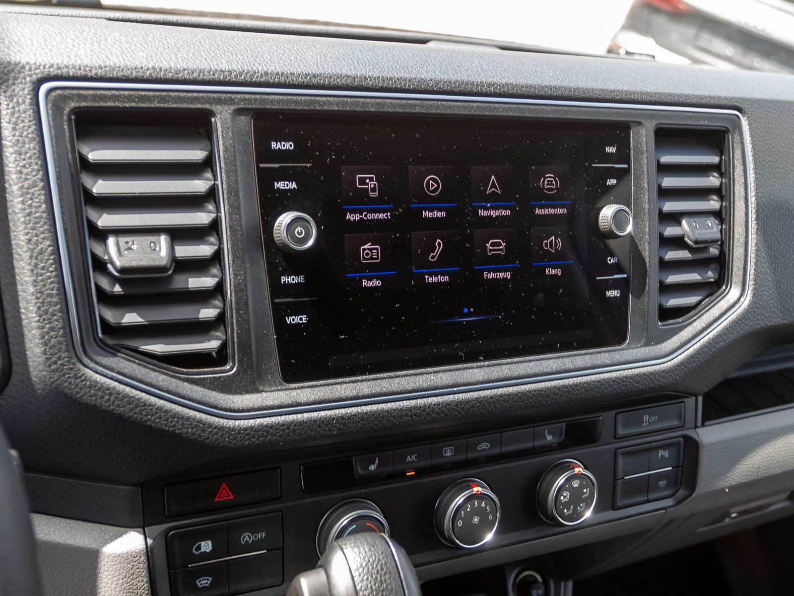 Volkswagen Crafter Kasten MR 2.0TDI Automatik LED Standhzg ACC EPH