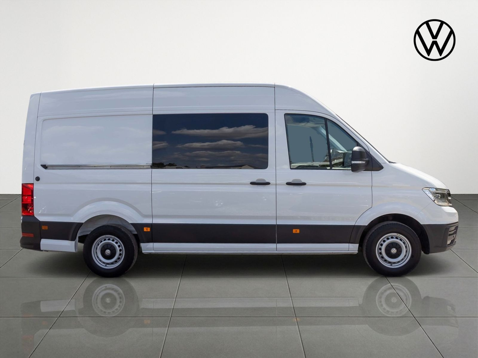 Volkswagen Crafter Kasten MR 2.0TDI Automatik LED Standhzg ACC EPH