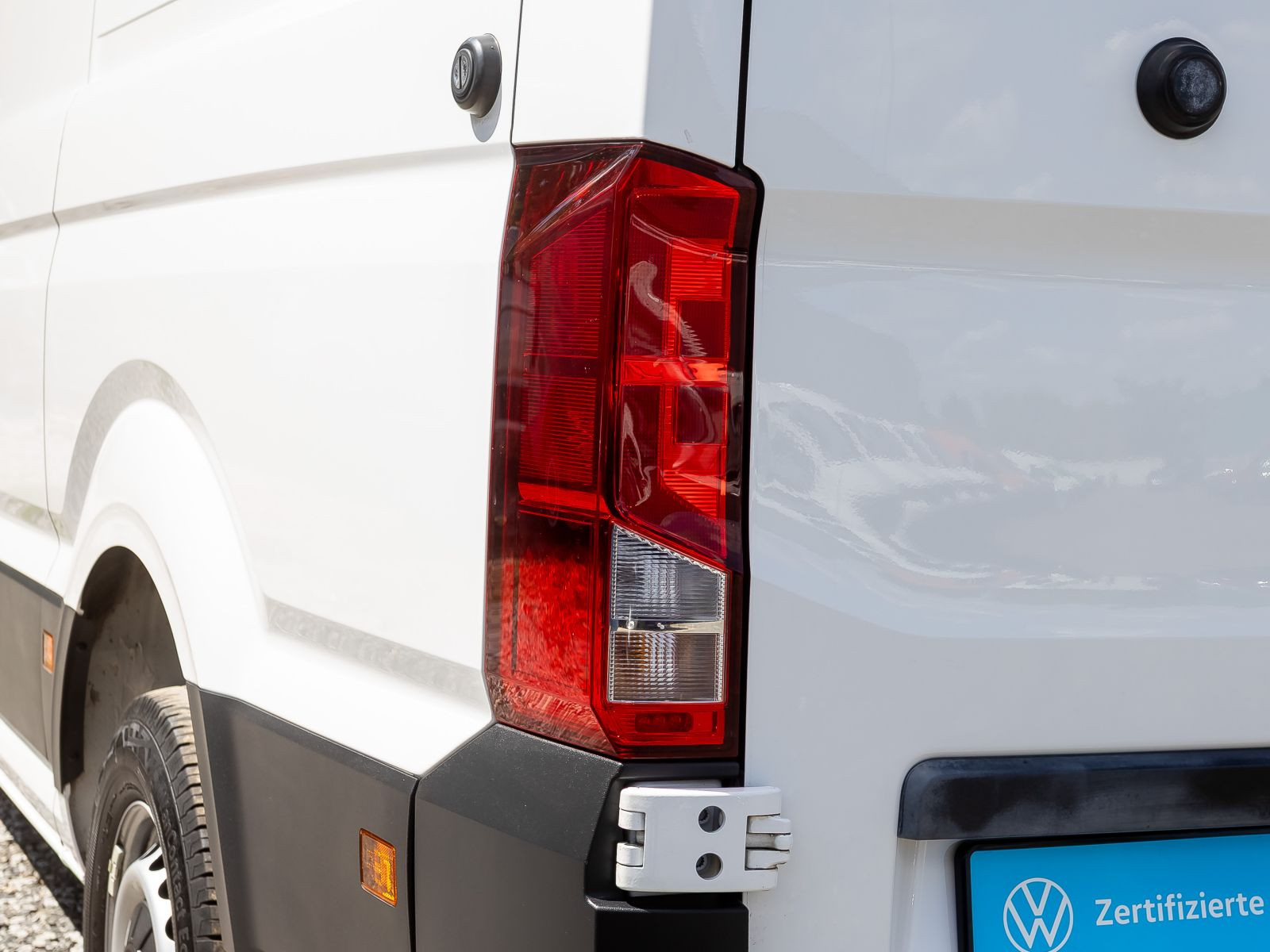 Volkswagen Crafter Kasten MR 2.0TDI Automatik LED Standhzg ACC EPH