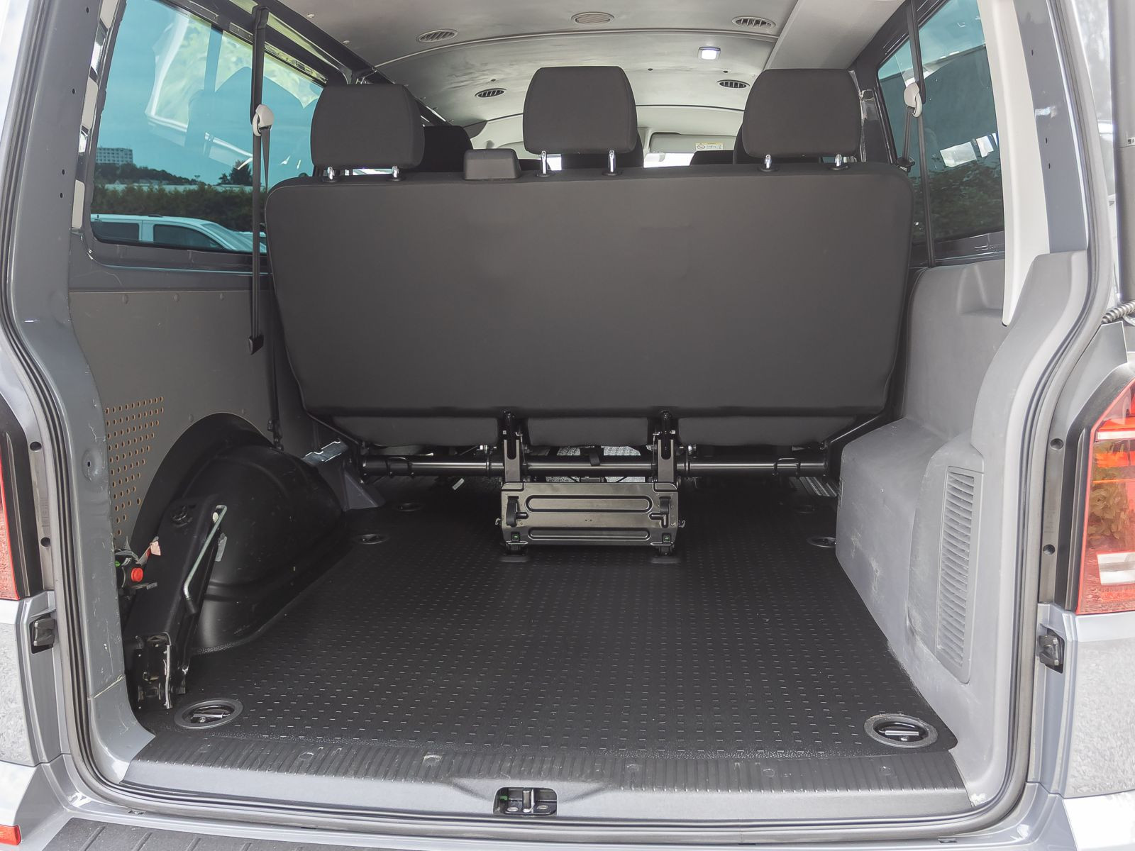 Volkswagen T6.1 Kombi LR 2.0TDI 4M DSG Navi LED Standheizung AHK