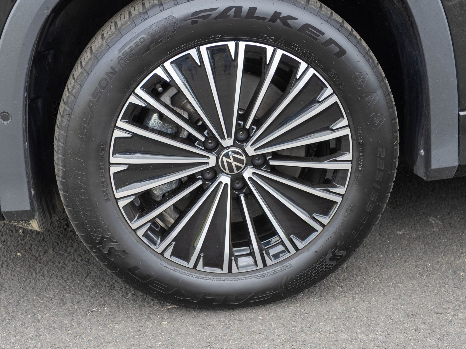 Volkswagen Tayron 1.5 TSI DSG eHybrid Elegance, Navi, HD-LED-Matrix, DCC, Area View inkl. Rückfahrkamera