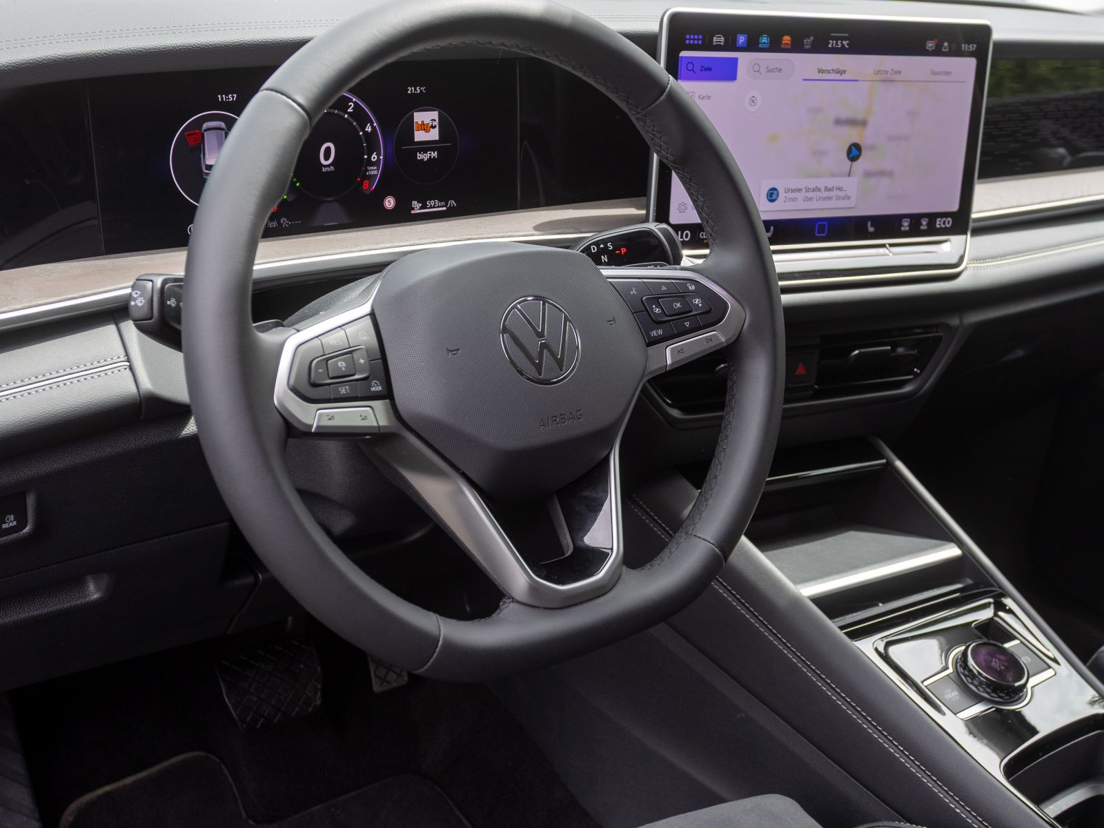 Volkswagen Tayron 1.5 TSI DSG eHybrid Elegance, Navi, HD-LED-Matrix, DCC, Area View inkl. Rückfahrkamera