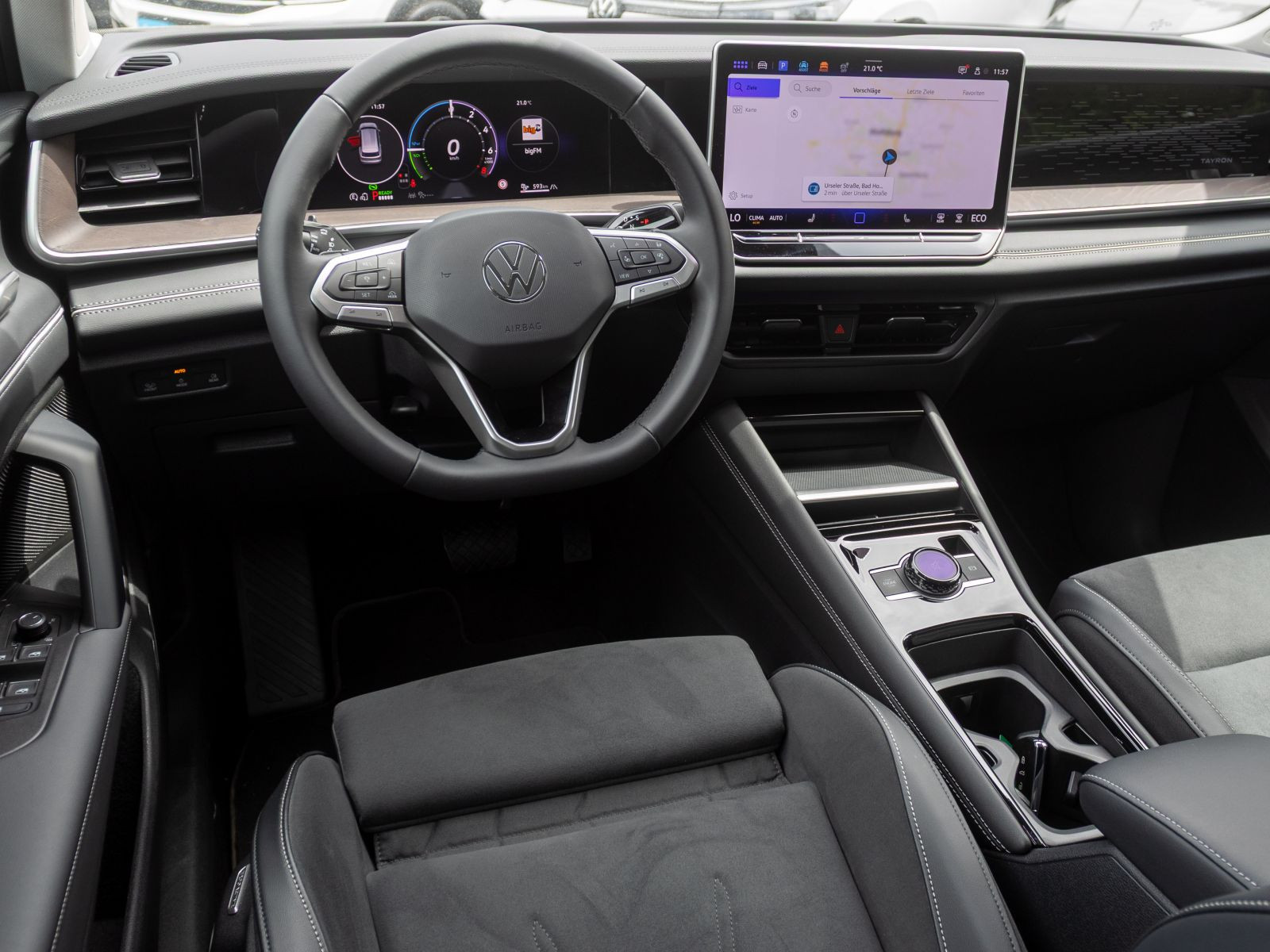 Volkswagen Tayron 1.5 TSI DSG eHybrid Elegance, Navi, HD-LED-Matrix, DCC, Area View inkl. Rückfahrkamera