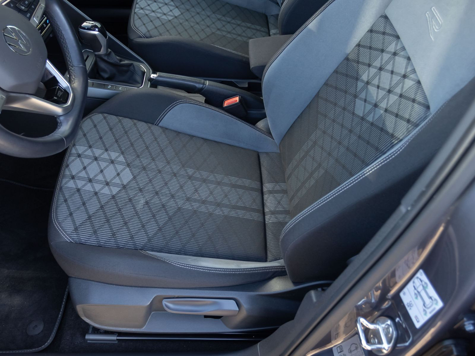 Volkswagen Polo 1.0 TSI DSG R-Line, Navi, LED-Matrix, Rückfahrkamera, App-Connect