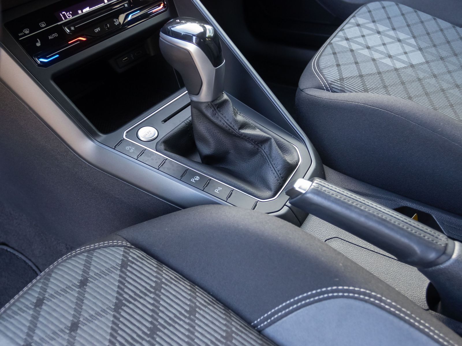 Volkswagen Polo 1.0 TSI DSG R-Line, Navi, LED-Matrix, Rückfahrkamera, App-Connect